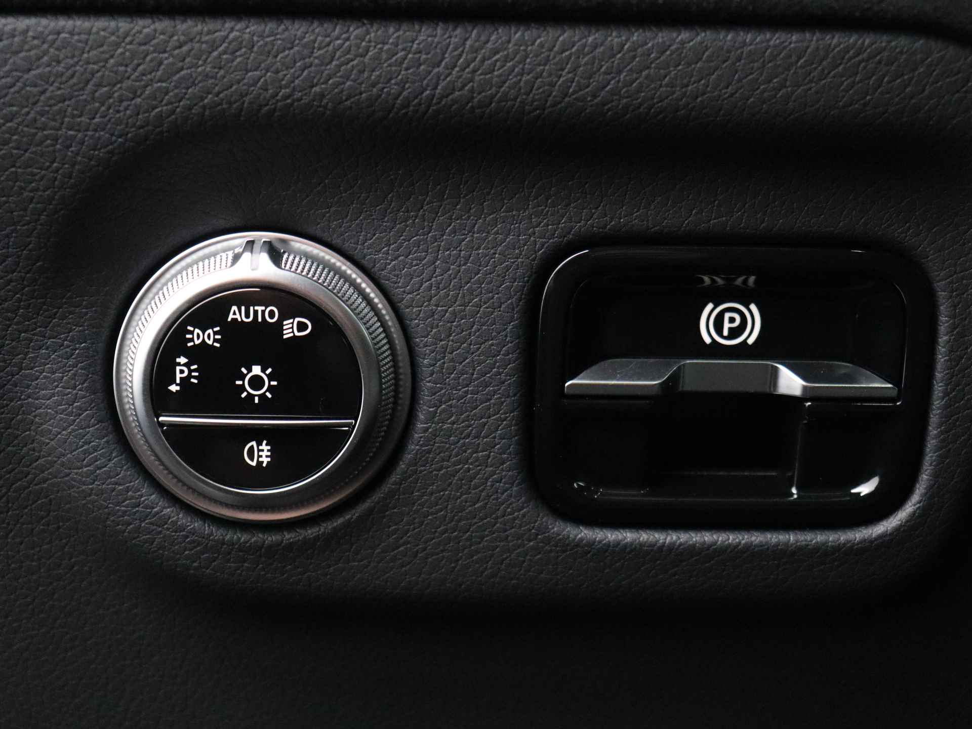 Mercedes-Benz EQS 580 4MATIC Edition 1 AMG 108kWh | Hyperscreen | Head up Display | Memory Pakket |  Distronic Plus | Inclusief 24 MB Premium Certified garantie voor Europa. - 29/38
