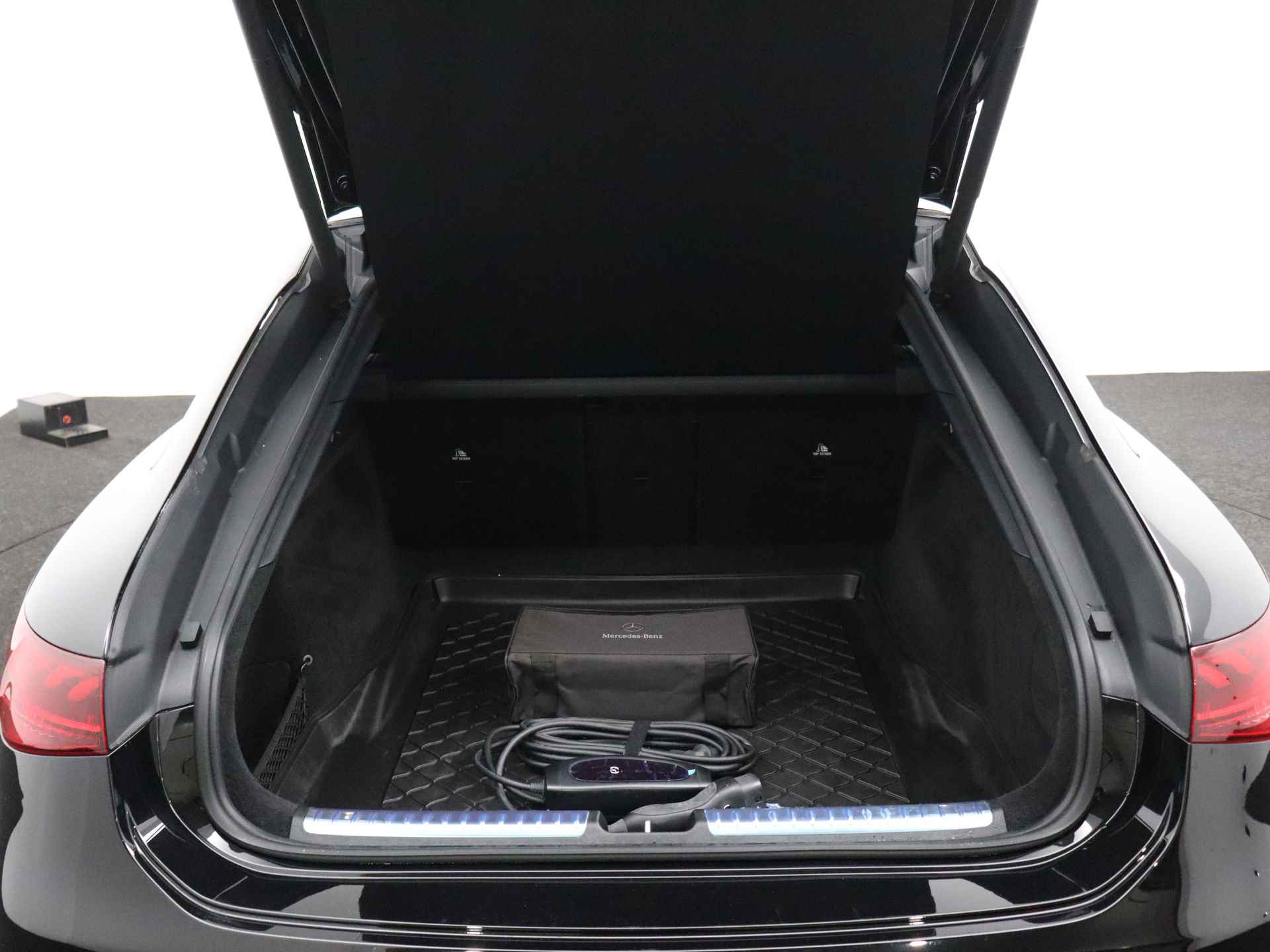 Mercedes-Benz EQS 580 4MATIC Edition 1 AMG 108kWh | Hyperscreen | Head up Display | Memory Pakket |  Distronic Plus | Inclusief 24 MB Premium Certified garantie voor Europa. - 31/38