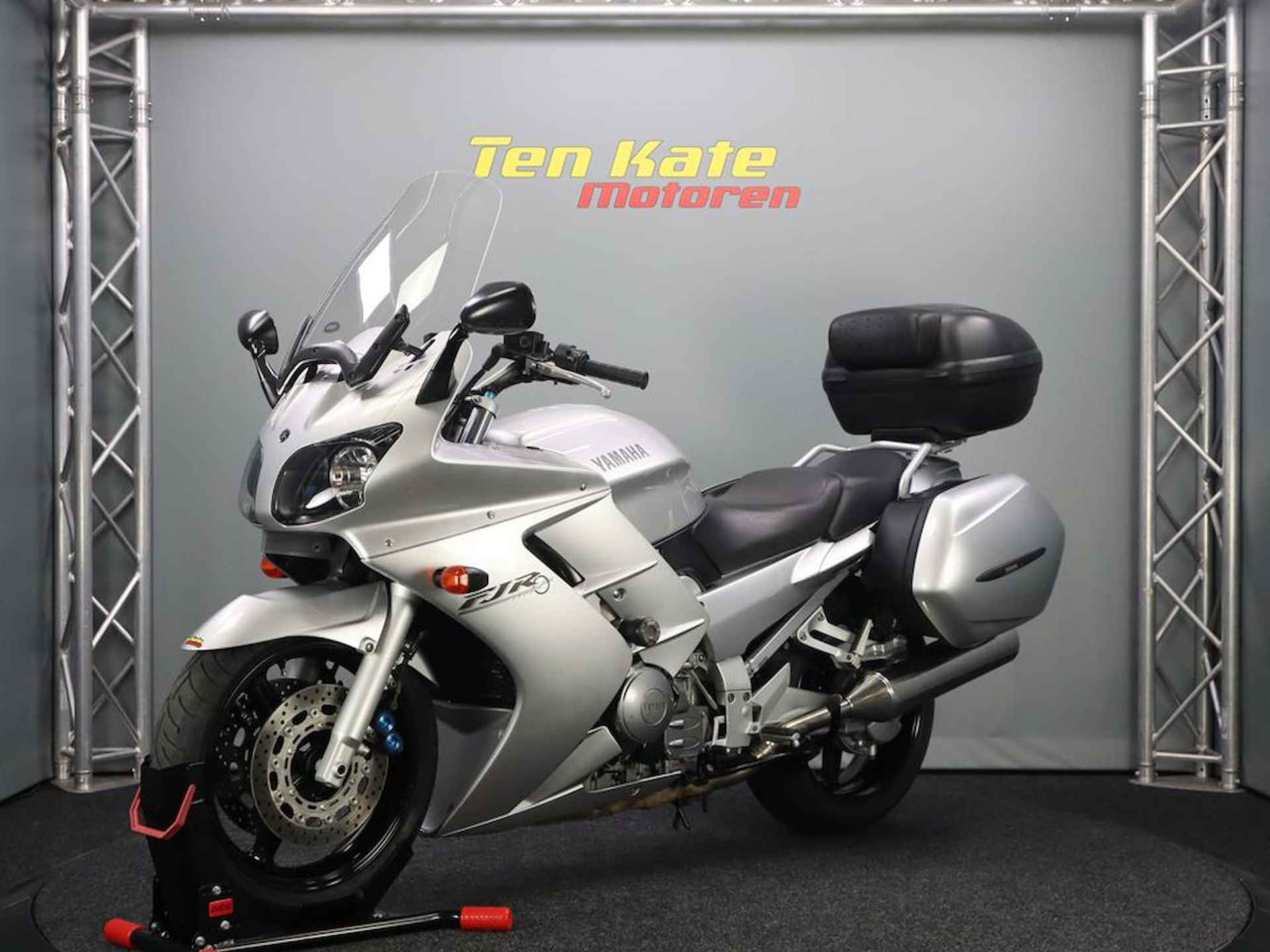 Yamaha FJR 1300 - 6/13