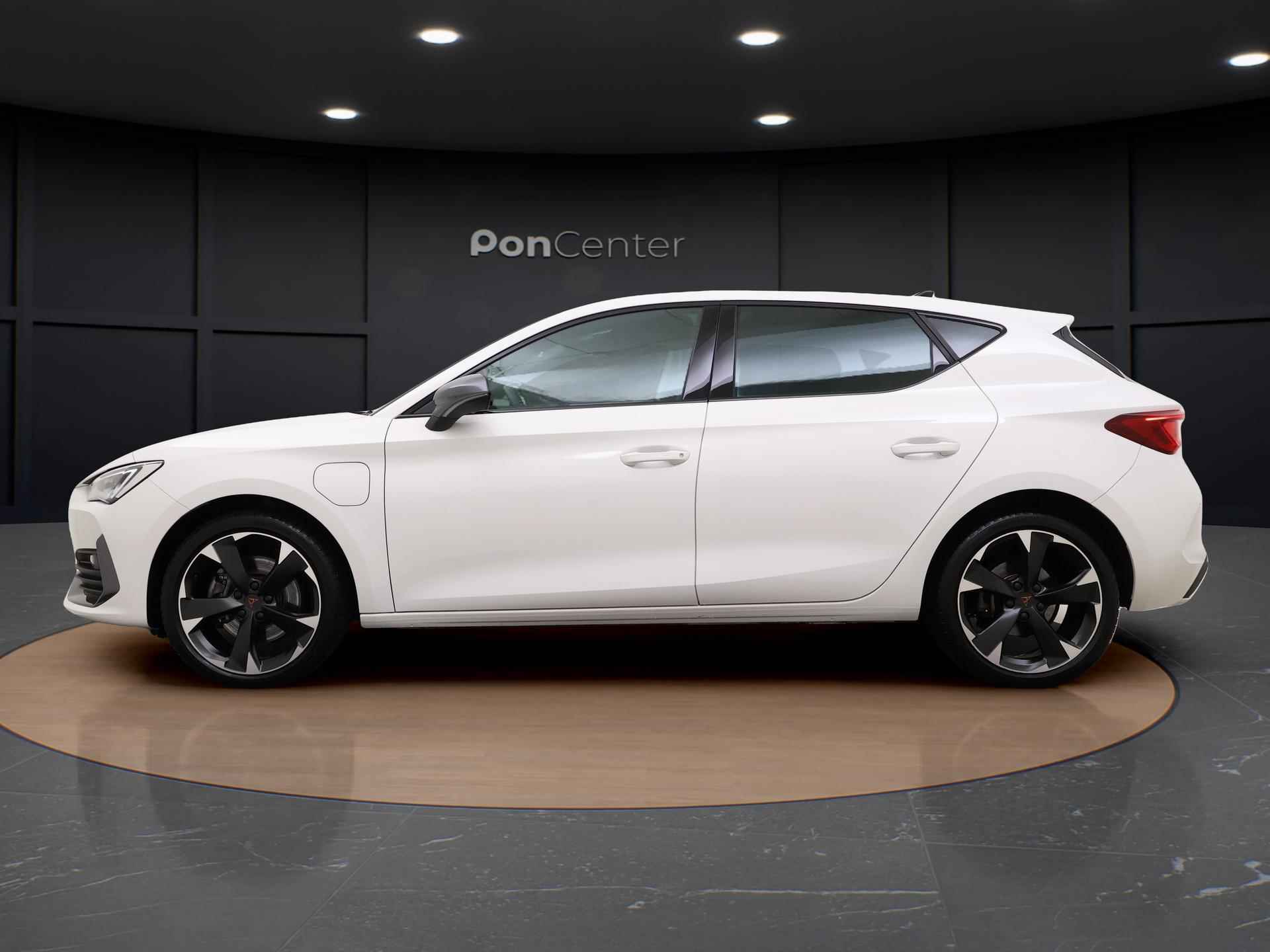 Cupra Leon 1.4 e-Hybrid 204 PK Essential Limited | Apple CarPlay | ACC | Navigatie | Parkeerhulp | 18" | - 4/14