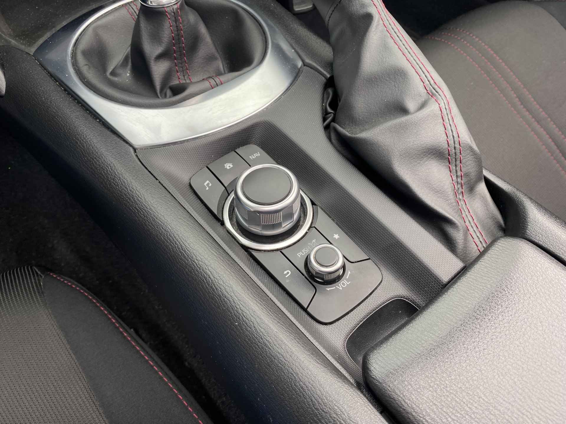 Mazda MX-5 1.5 SkyActiv-G 131 TS | 1e eigenaar | dealer onderhouden | airco | bluetooth | cruise control | sportstoelen - 29/36