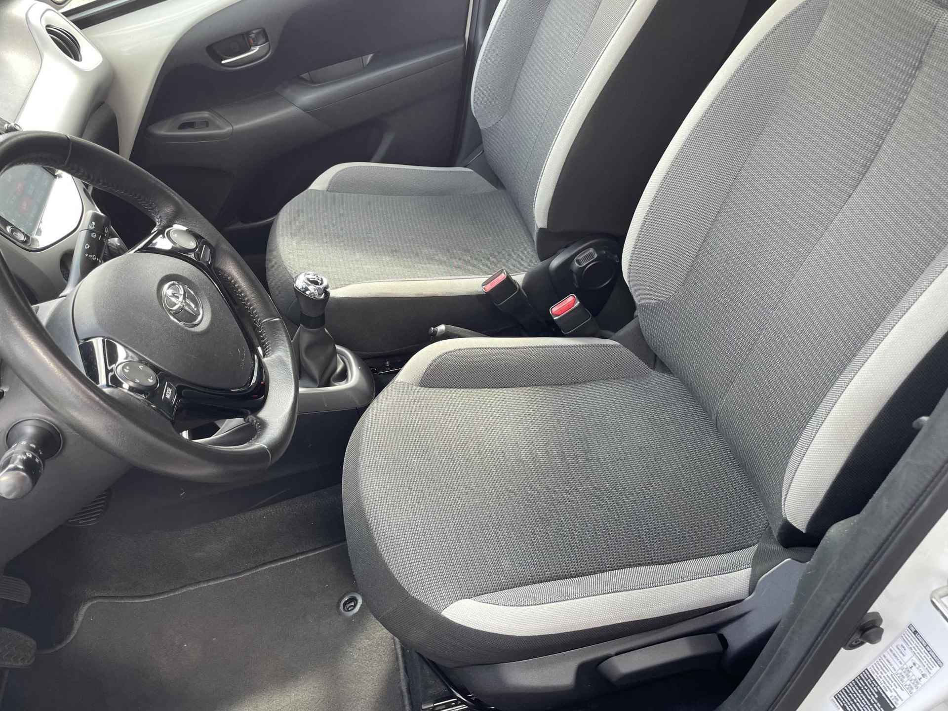 Toyota Aygo 1.0 VVT-i x-play Apple Carplay - 9/13
