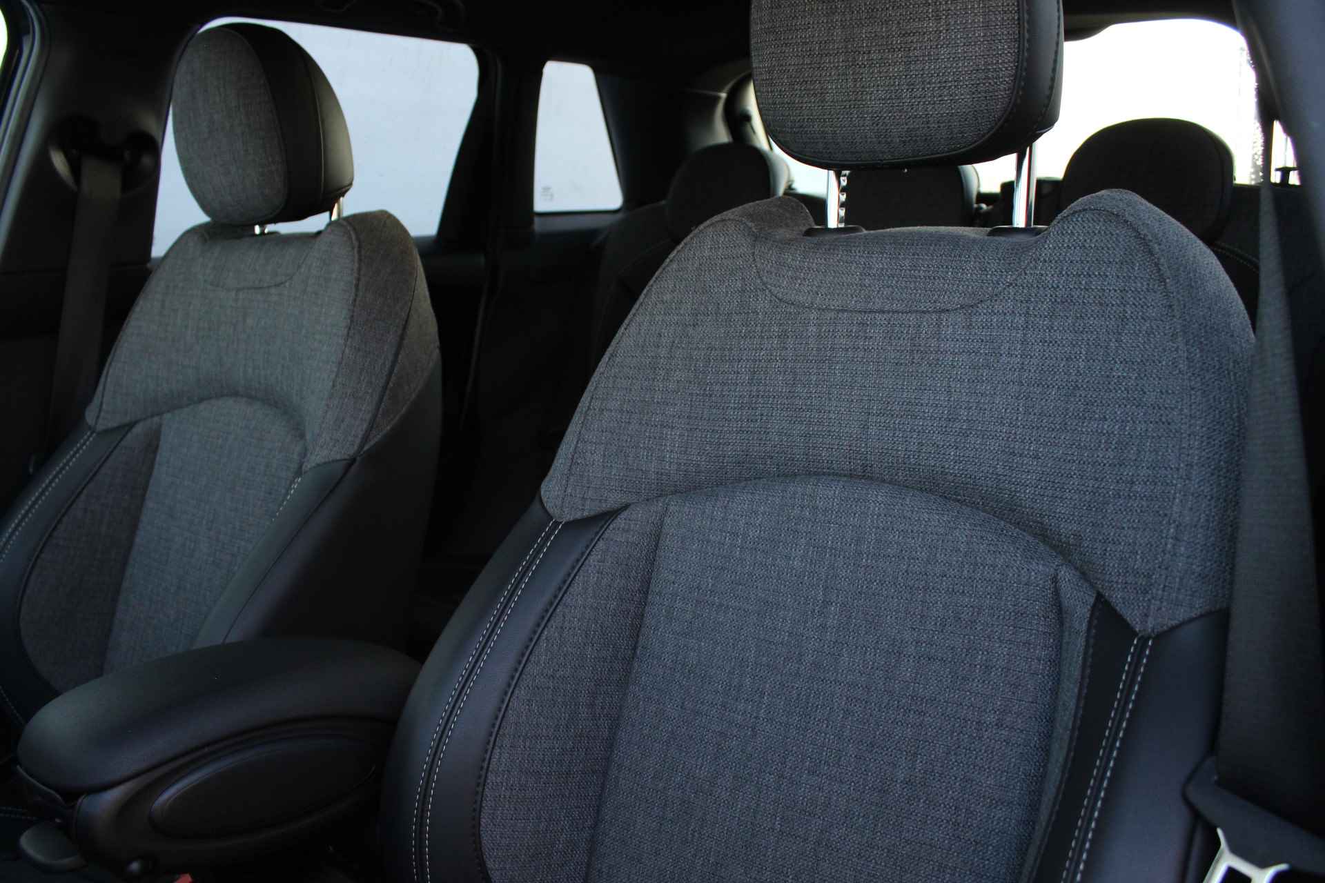 MINI Hatchback Cooper S Classic Automaat / Premium Go Pakket / Achteruitrijcamera / Sportstoelen / LED / Comfort Access / Stoelverwarming / Cruise Control - 12/29