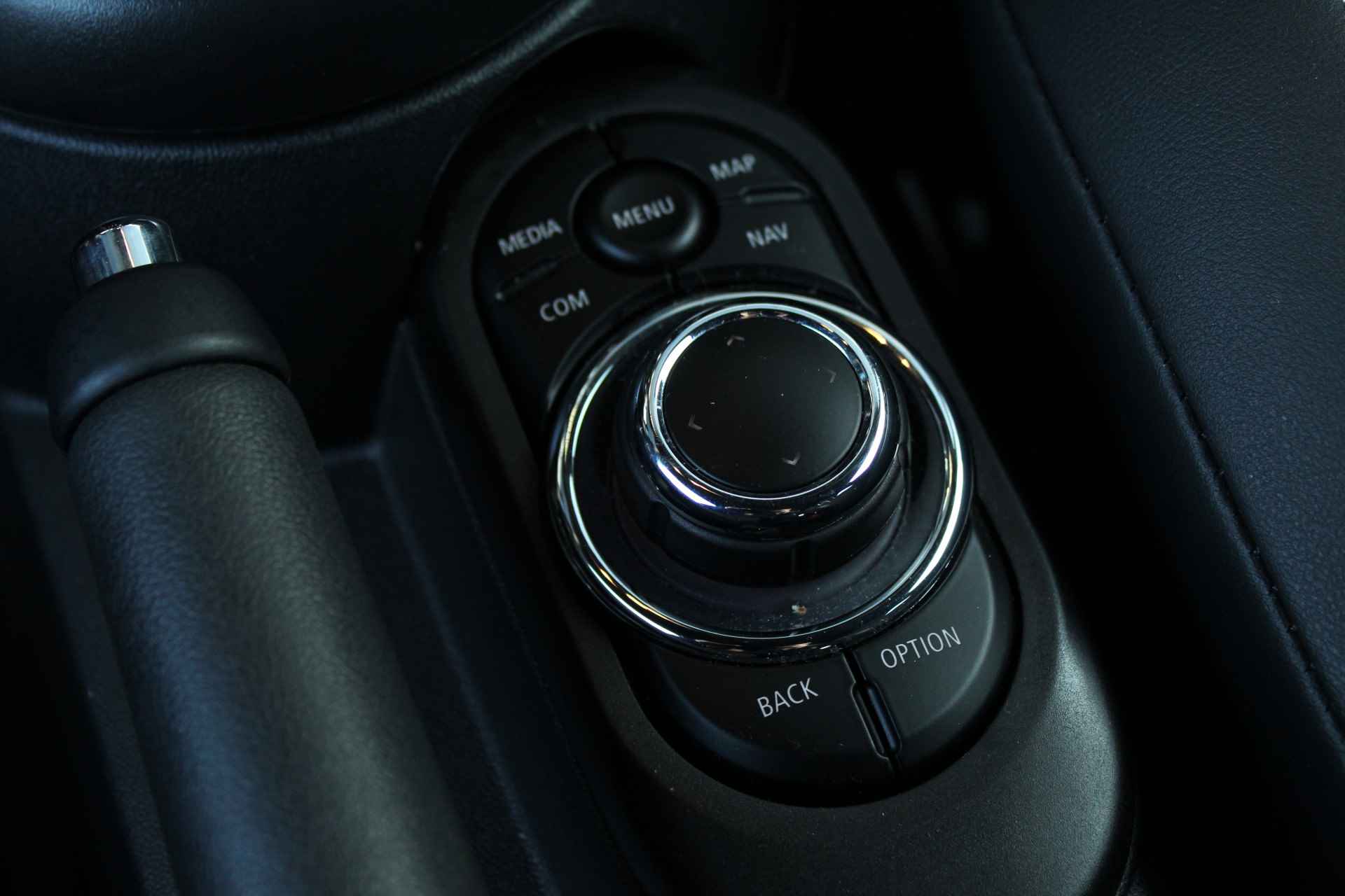 MINI Hatchback Cooper S Classic Automaat / Premium Go Pakket / Achteruitrijcamera / Sportstoelen / LED / Comfort Access / Stoelverwarming / Cruise Control - 20/29