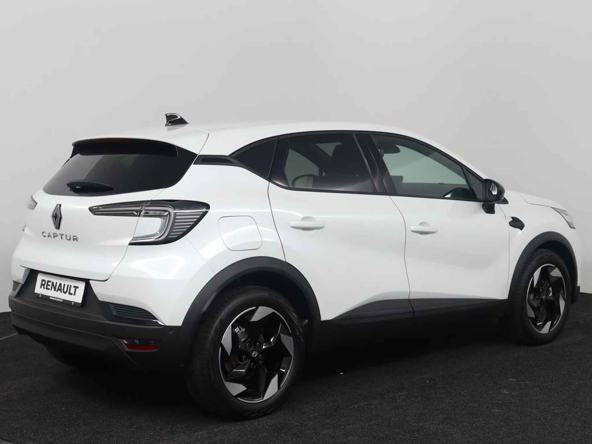 Renault Captur 1.3 Mild Hybrid 140 techno - 2/50