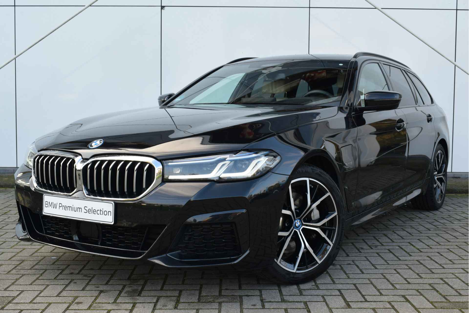 BMW 5 Serie Touring 530e xDrive High Executive M Sport Automaat / Panoramadak / Trekhaak / Adaptief onderstel / Laserlight / Parking Assistant / Harman Kardon / Head-Up / Live Cockpit Professional - 40/40