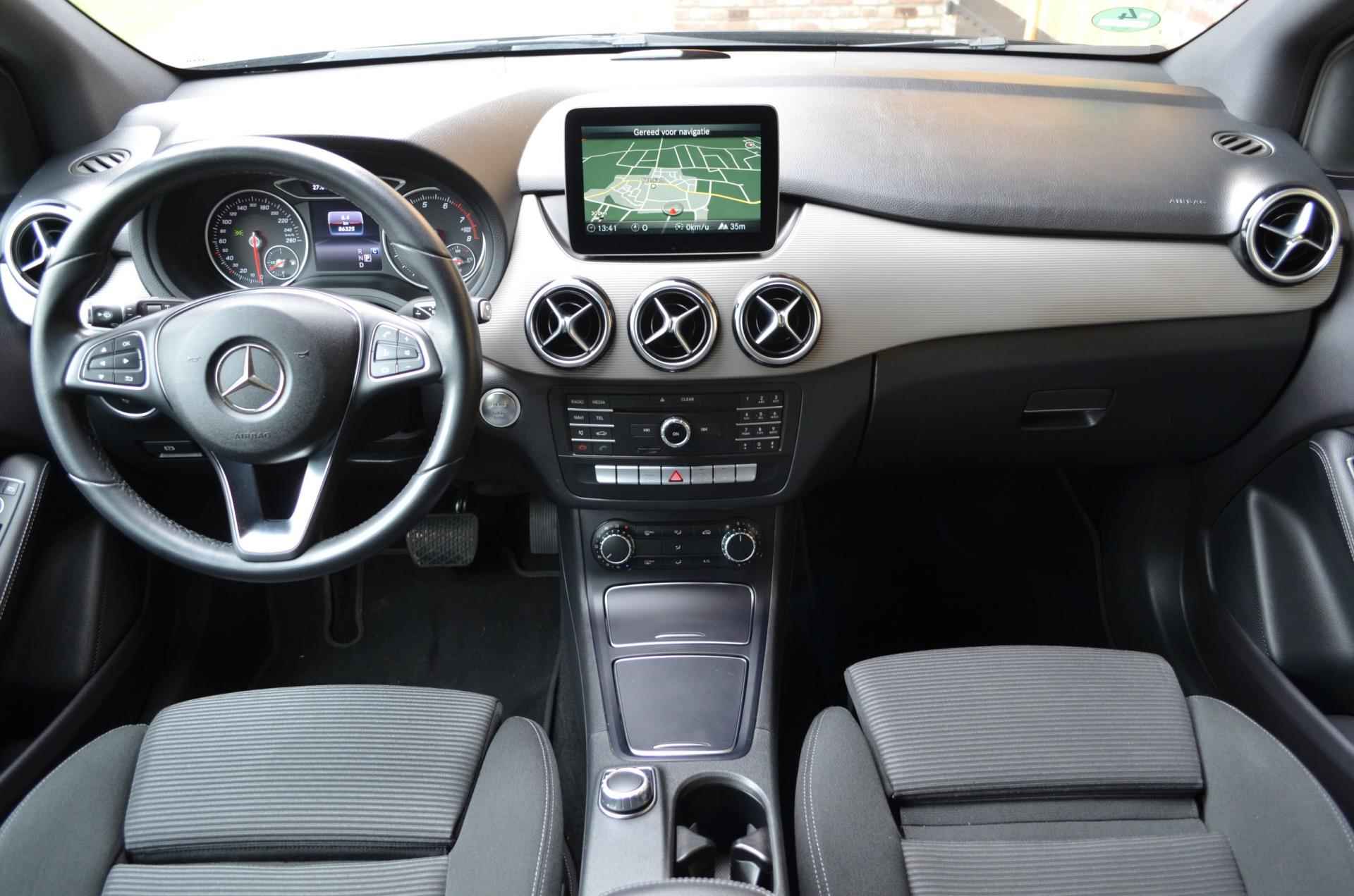 Mercedes-Benz B-klasse 180 Automaat Edition Plus LED|Navi.|PDC|Sportstoelen|NL auto - 9/28