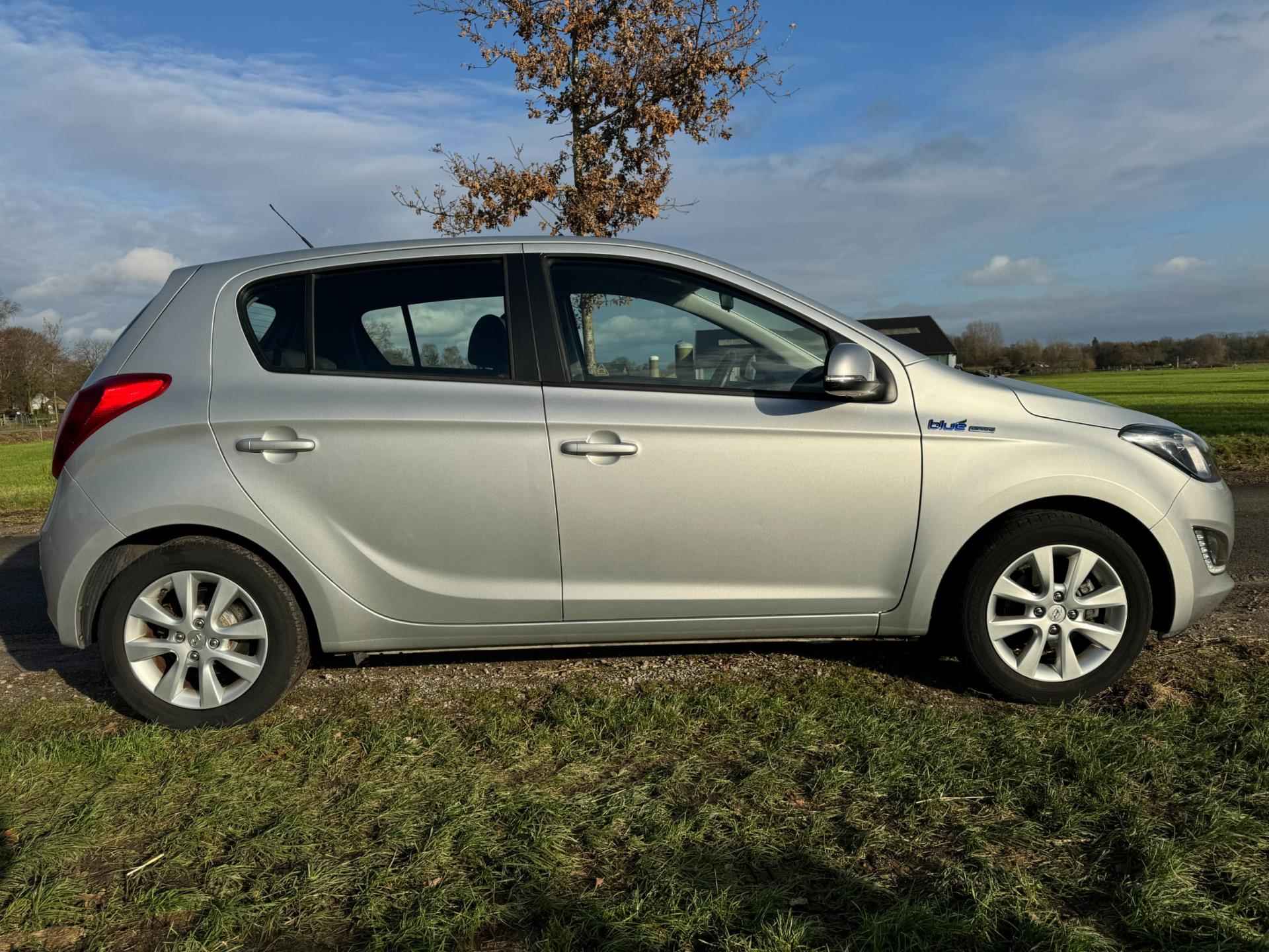 Hyundai I20 1.2i i-Deal top onderhouden met trekhaak - 4/24