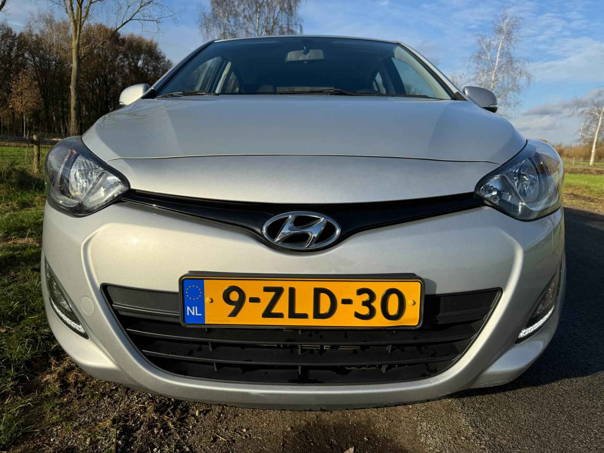 Hyundai I20 1.2i i-Deal top onderhouden met trekhaak - 5/24