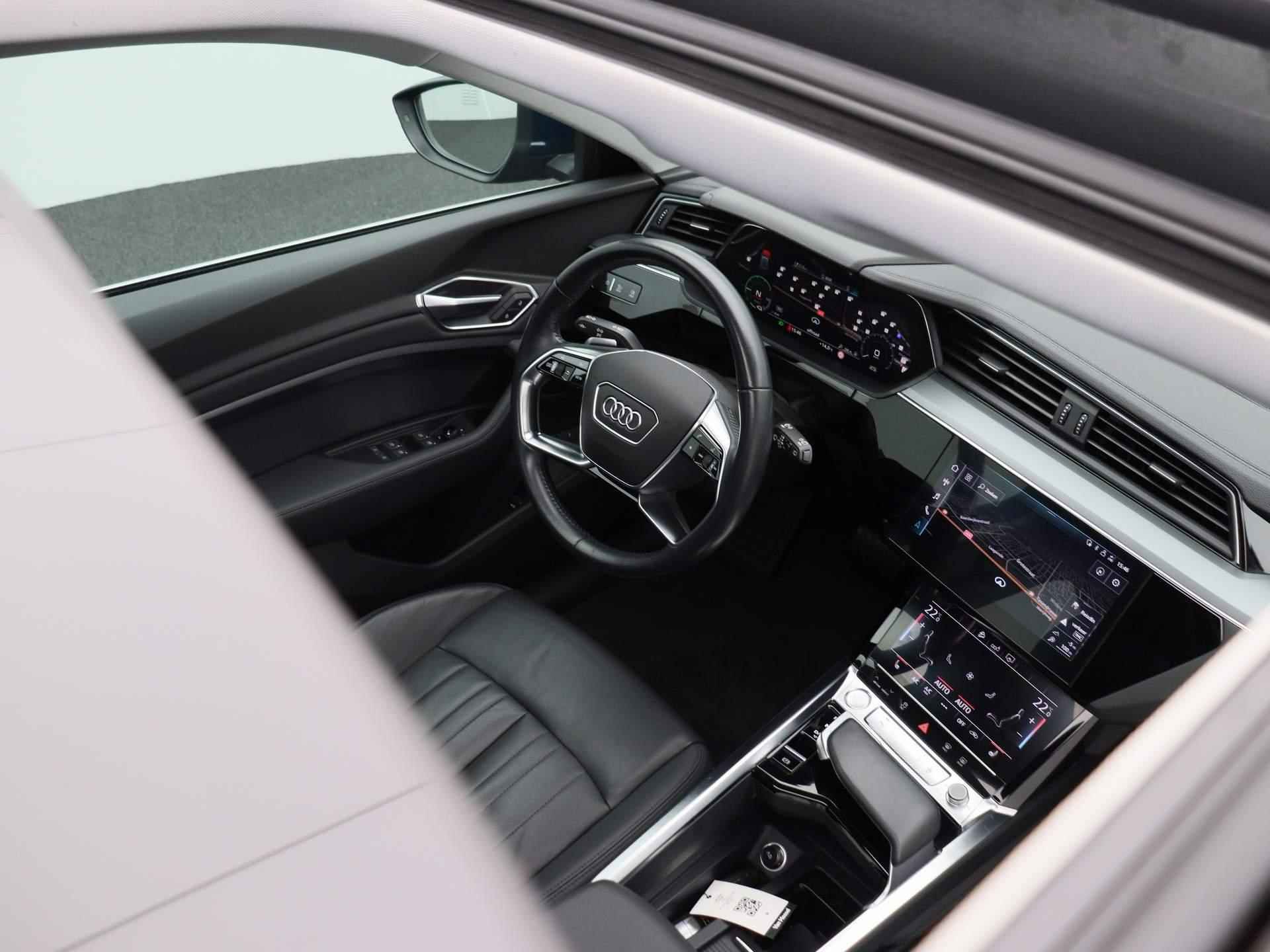 Audi e-tron e-tron 50 quattro Launch edition plus 71 kWh | Leder | Navigatie | Panoramadak | 20" - 47/52