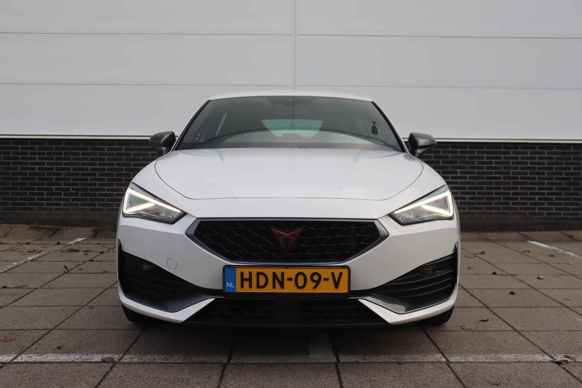 CUPRA Leon 1.4 e-Hybrid VZ *245PK * Stuur-Stoelverwarming * Navigatie - 2/43