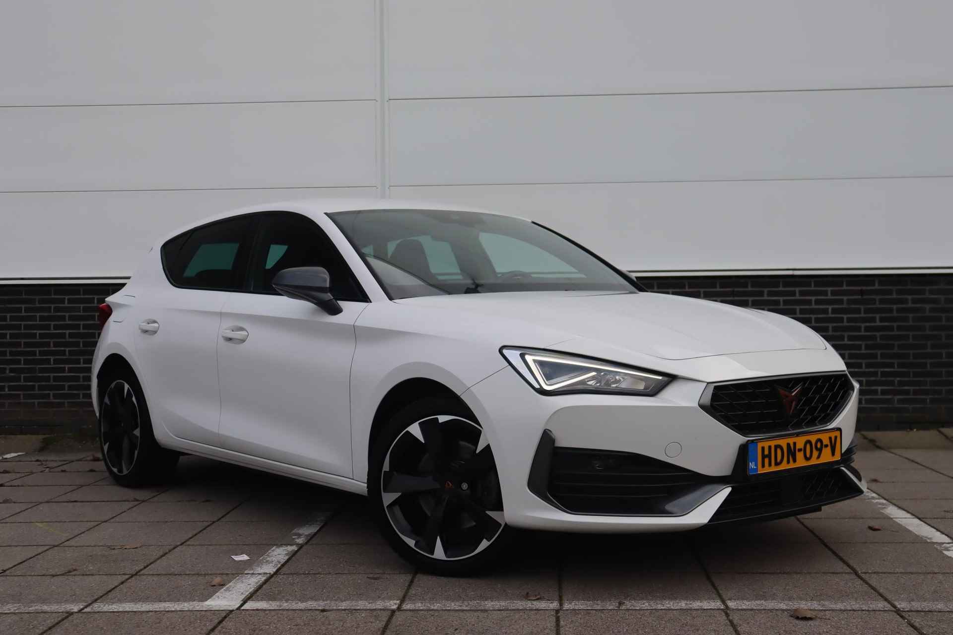 CUPRA Leon 1.4 e-Hybrid VZ *245PK * Stuur-Stoelverwarming * Navigatie - 3/43