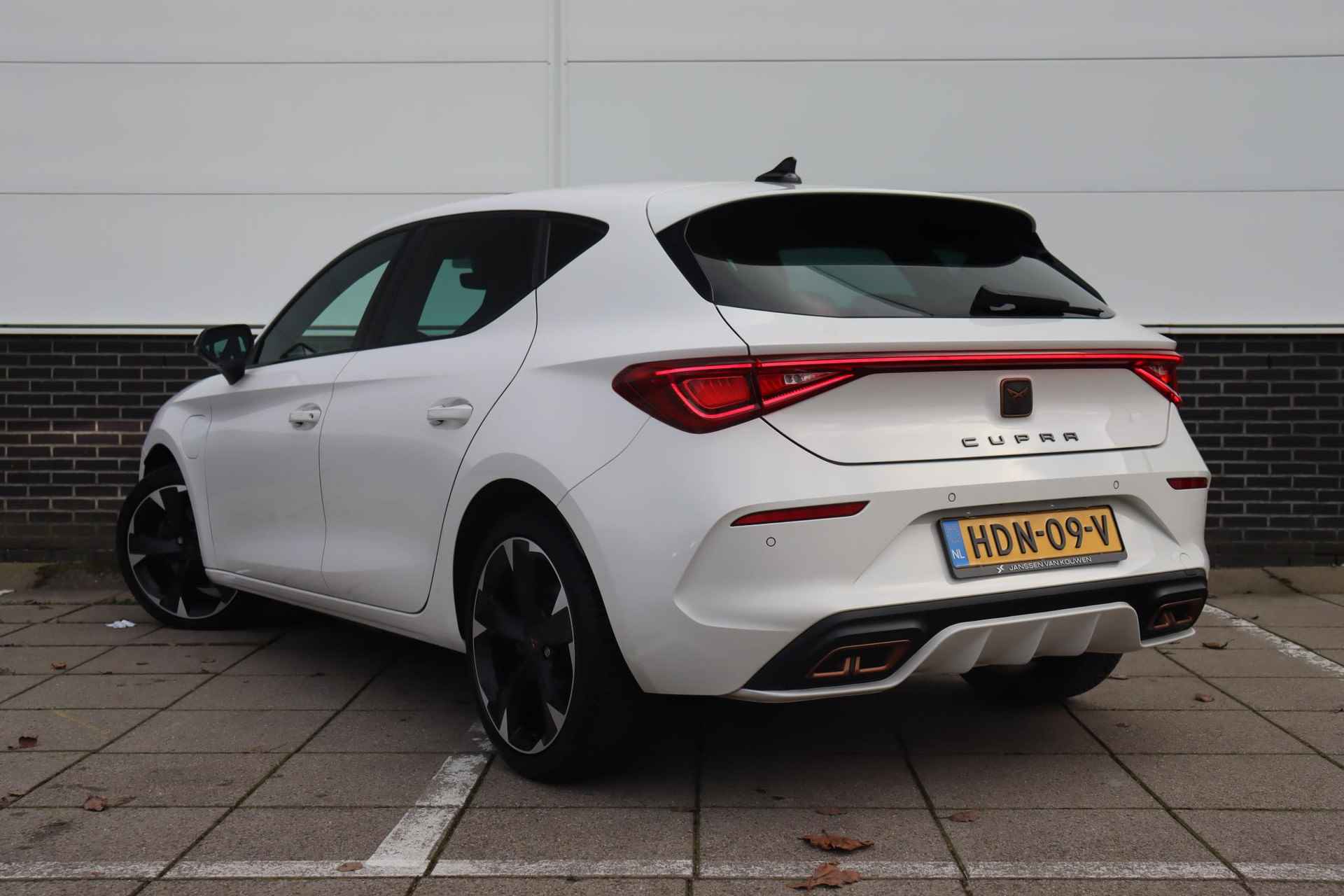 CUPRA Leon 1.4 e-Hybrid VZ *245PK * Stuur-Stoelverwarming * Navigatie - 6/43