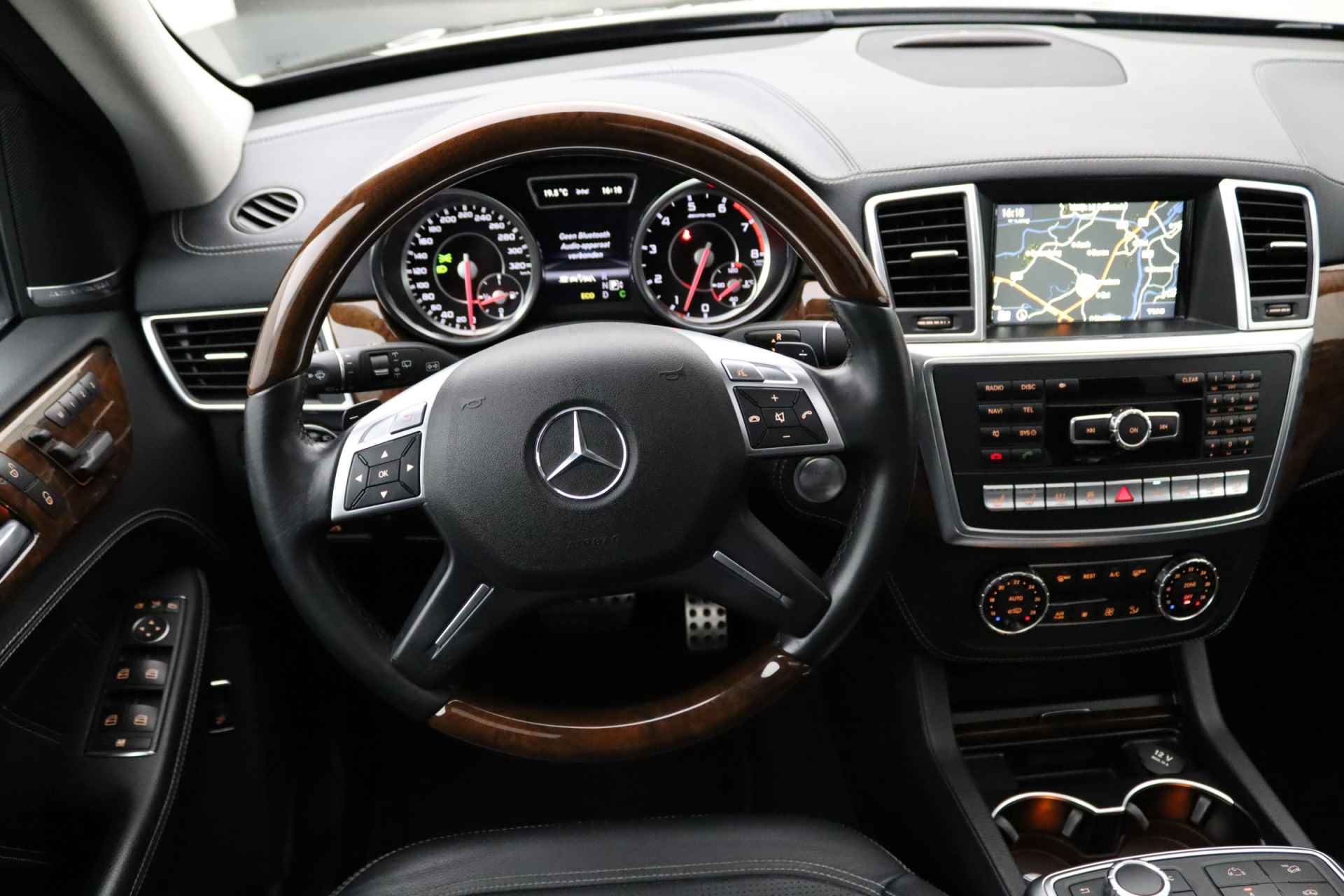 Mercedes-Benz M-Klasse AMG 63 | Panoramadak | Memory seats | Adaptieve cruise control | Luchtvering - 16/33