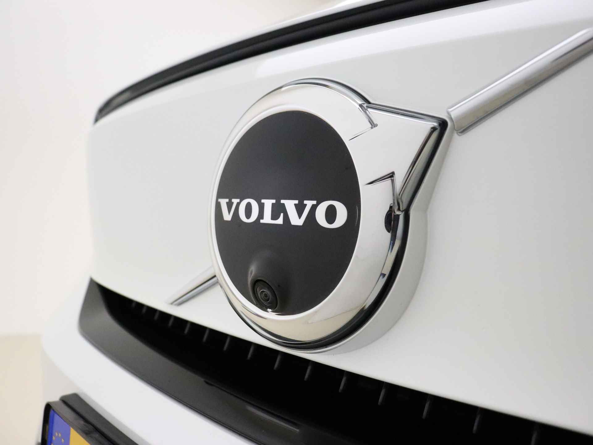 Volvo XC40 Recharge 231pk Ultimate / 1e Eig. / Panoramadak / 360 Camera / Elektr. Stoelen / H&K Audio / ACC / Keyless / BLIS / Stoel + Stuurw. Verwarming / - 25/43