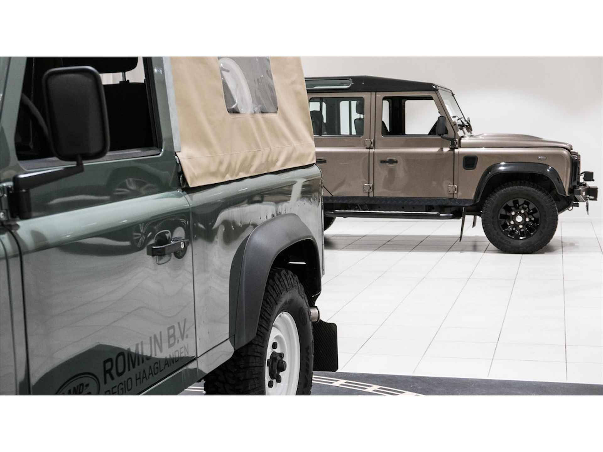 Land Rover Defender 2.0 P400e 110 SE PANORAMADAK TREKHAAK - 27/30