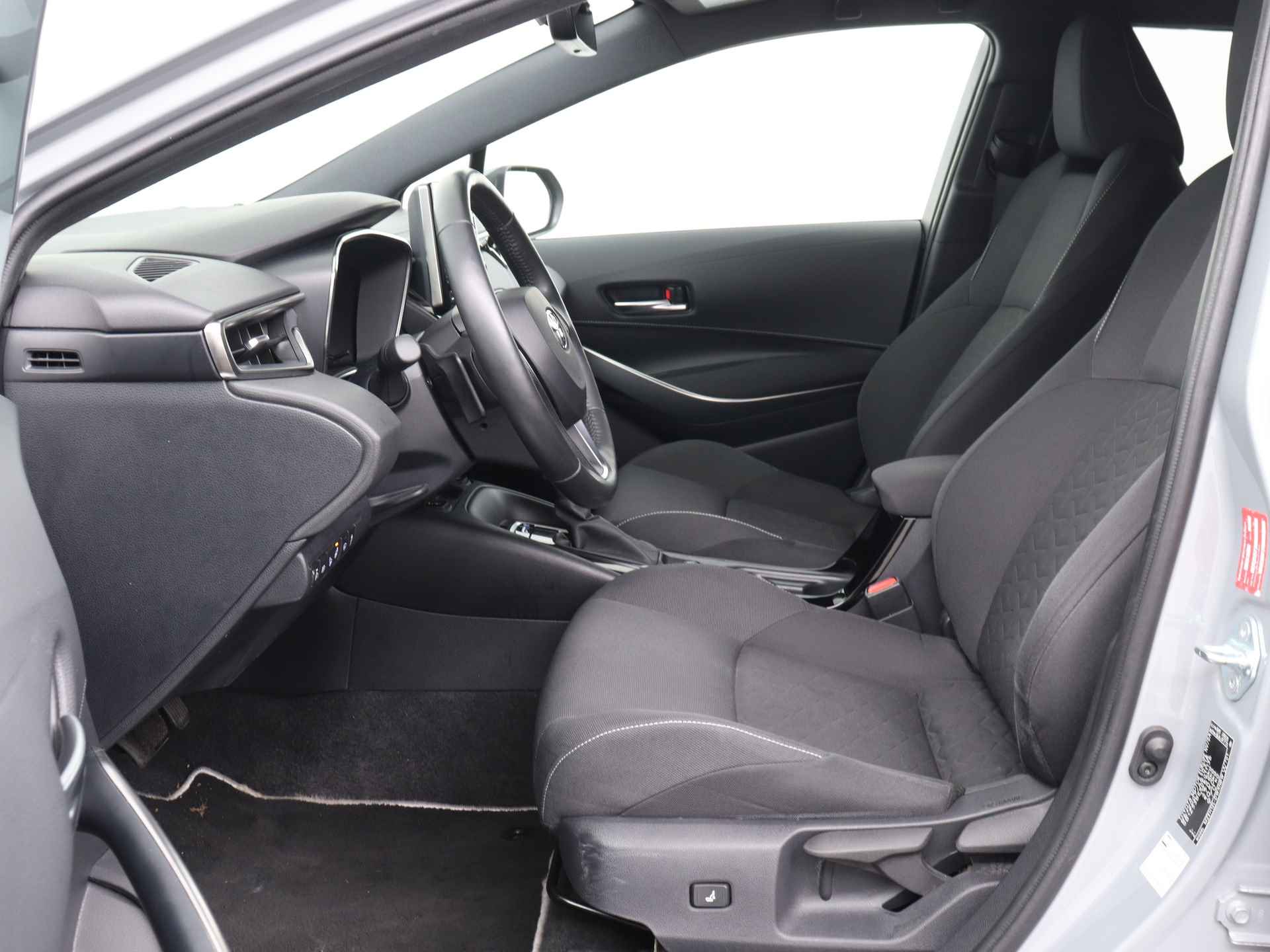 Toyota Corolla Touring Sports 2.0 Hybrid Style Limited | Winter Pack | Navigatie | Dodehoek detectie | Parkeersensoren | - 20/43