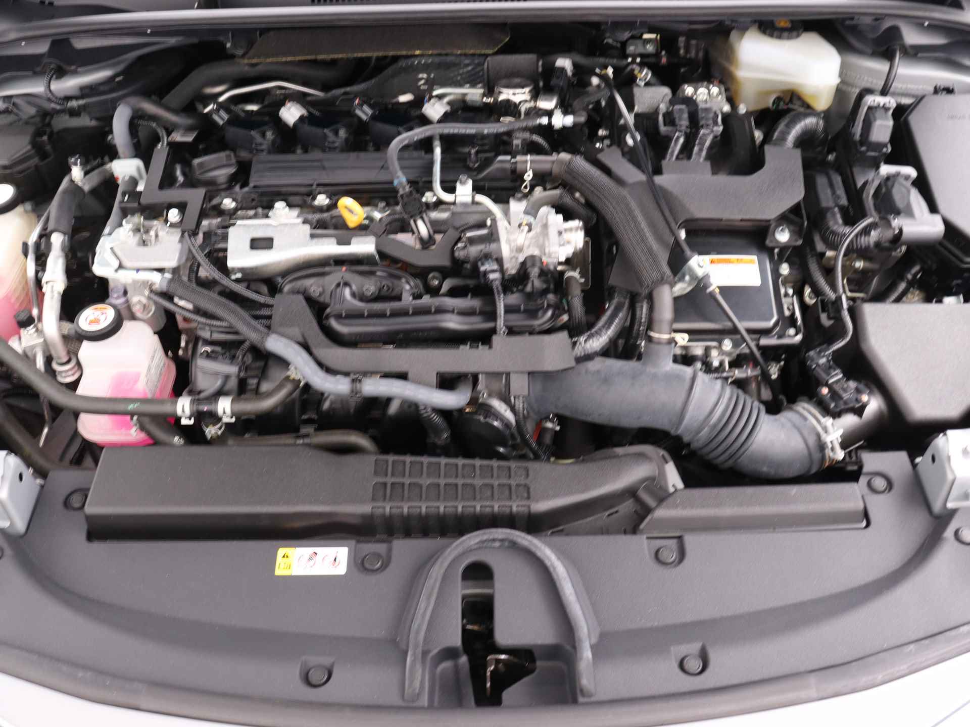 Toyota Corolla Touring Sports 2.0 Hybrid Style Limited | Winter Pack | Navigatie | Dodehoek detectie | Parkeersensoren | - 39/43