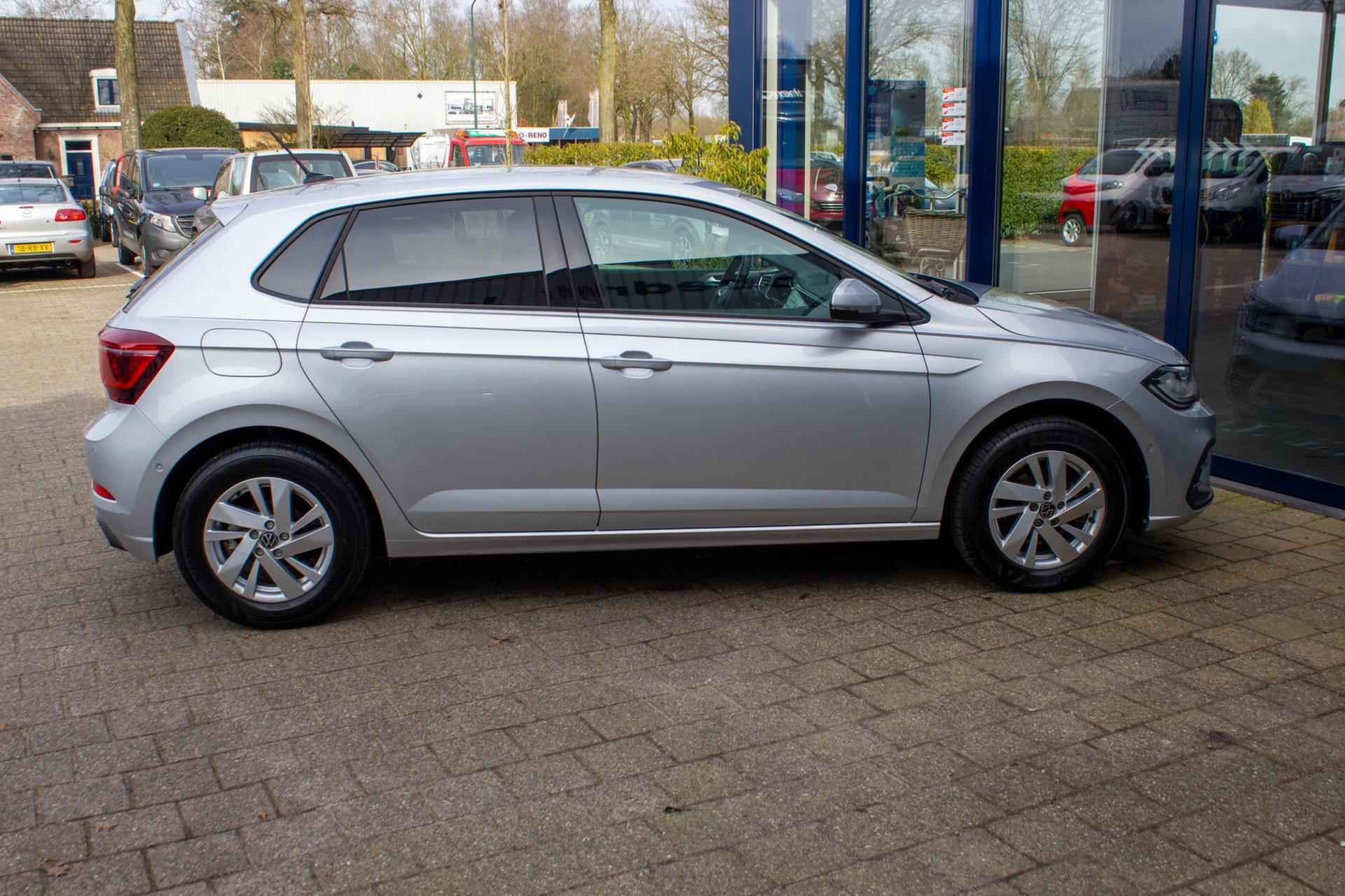 Volkswagen Polo 1.0 TSI Life Business DSG IQ Light Winterpakket Blindspot Carplay Lmv ACC Parkeerassistent - 15/46