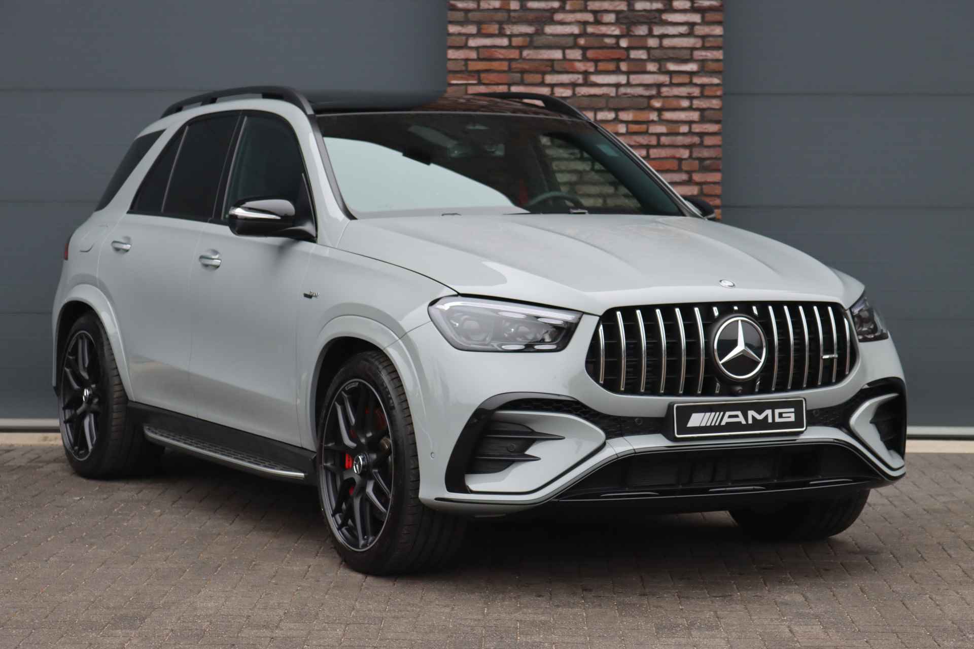 Mercedes-Benz GLE AMG 53 Hybrid Premium+ 4MATIC+ Aut9 | Luchtvering | Distronic Pro | Memory | Trekhaak | Stoelventilatie | HUD | Verwarmd Stuurwiel | Burmester | Soft-Close | Exclusief Leder | Vlakkenverwarming | - 4/57