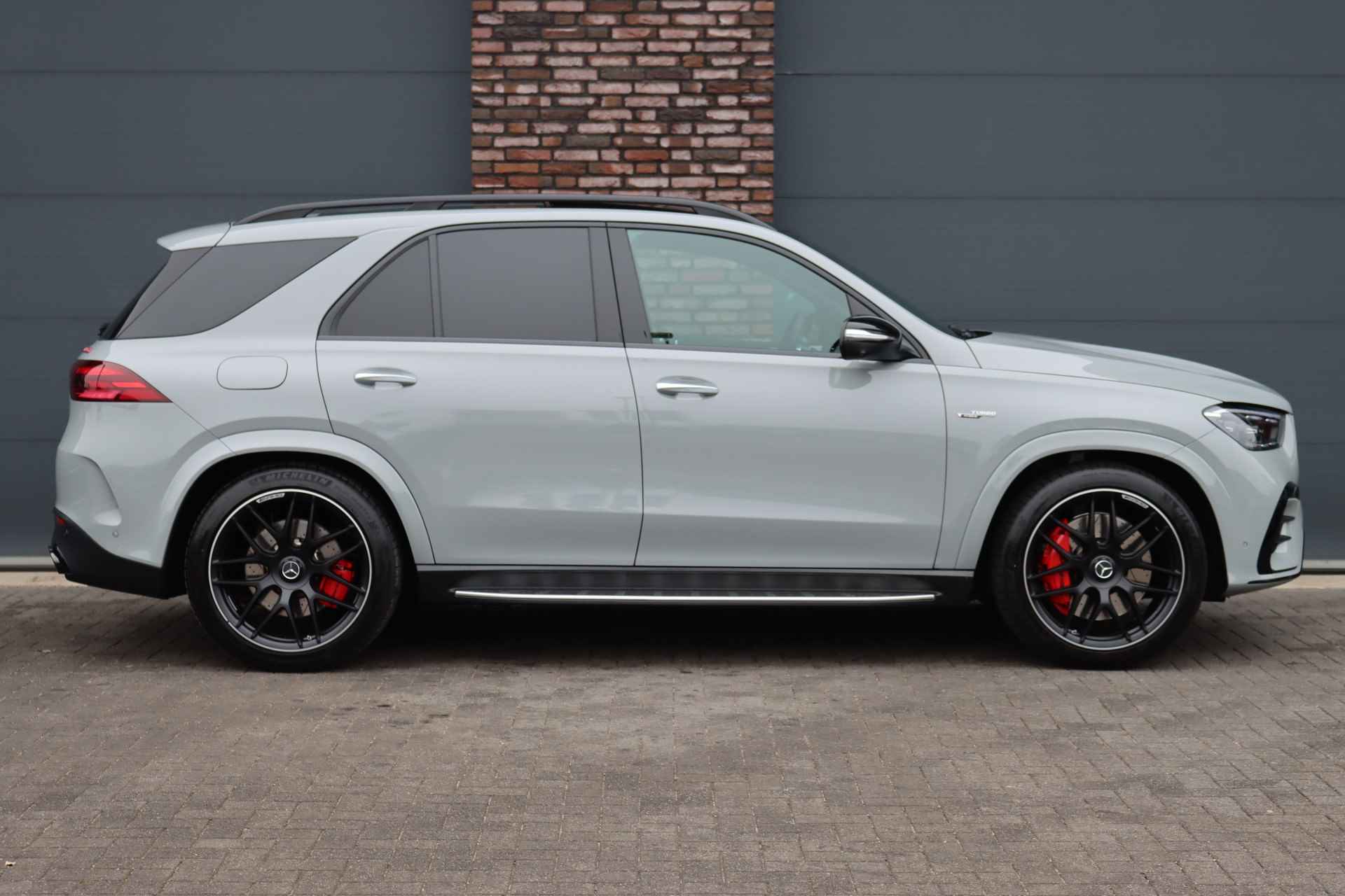 Mercedes-Benz GLE AMG 53 Hybrid Premium+ 4MATIC+ Aut9 | Luchtvering | Distronic Pro | Memory | Trekhaak | Stoelventilatie | HUD | Verwarmd Stuurwiel | Burmester | Soft-Close | Exclusief Leder | Vlakkenverwarming | - 12/57