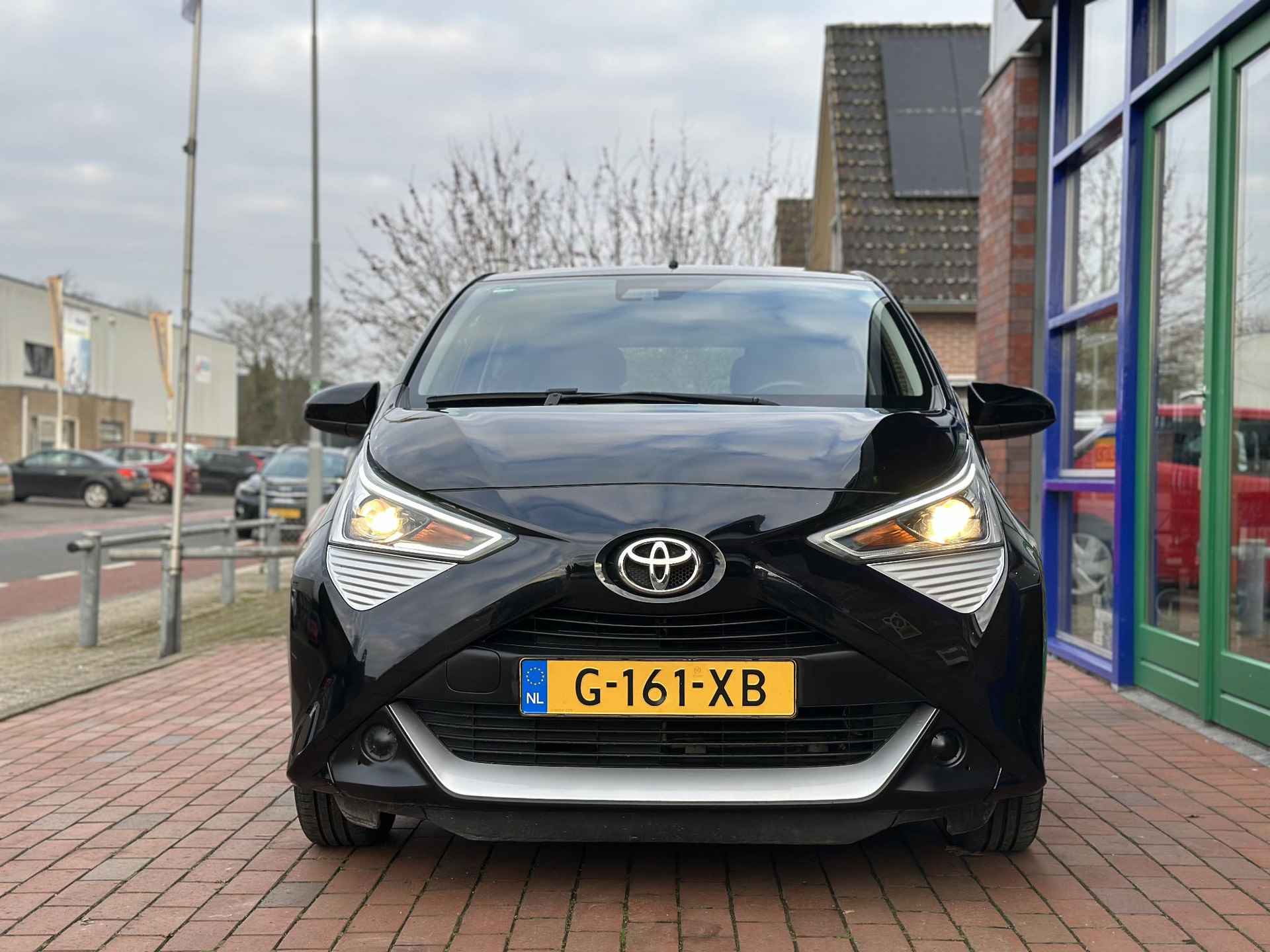 Toyota Aygo 1.0 VVT-i x-play - 8/28