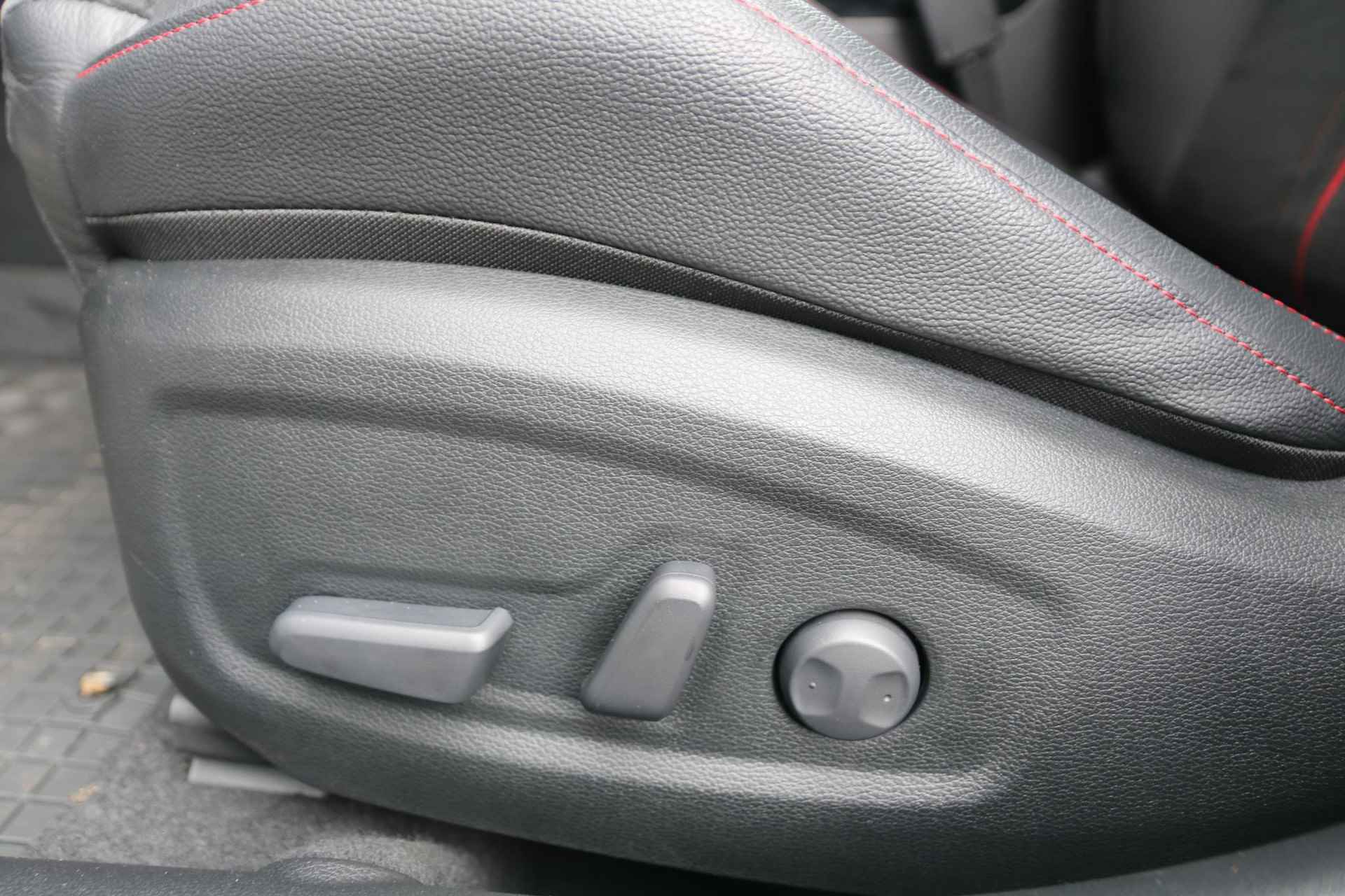 Kia ProCeed 1.6 T-GDI GT | Airco | Navi | Camera | Panoramadak | Stoelverwarming | Stuurverwarming | AUTOMAAT | - 31/33