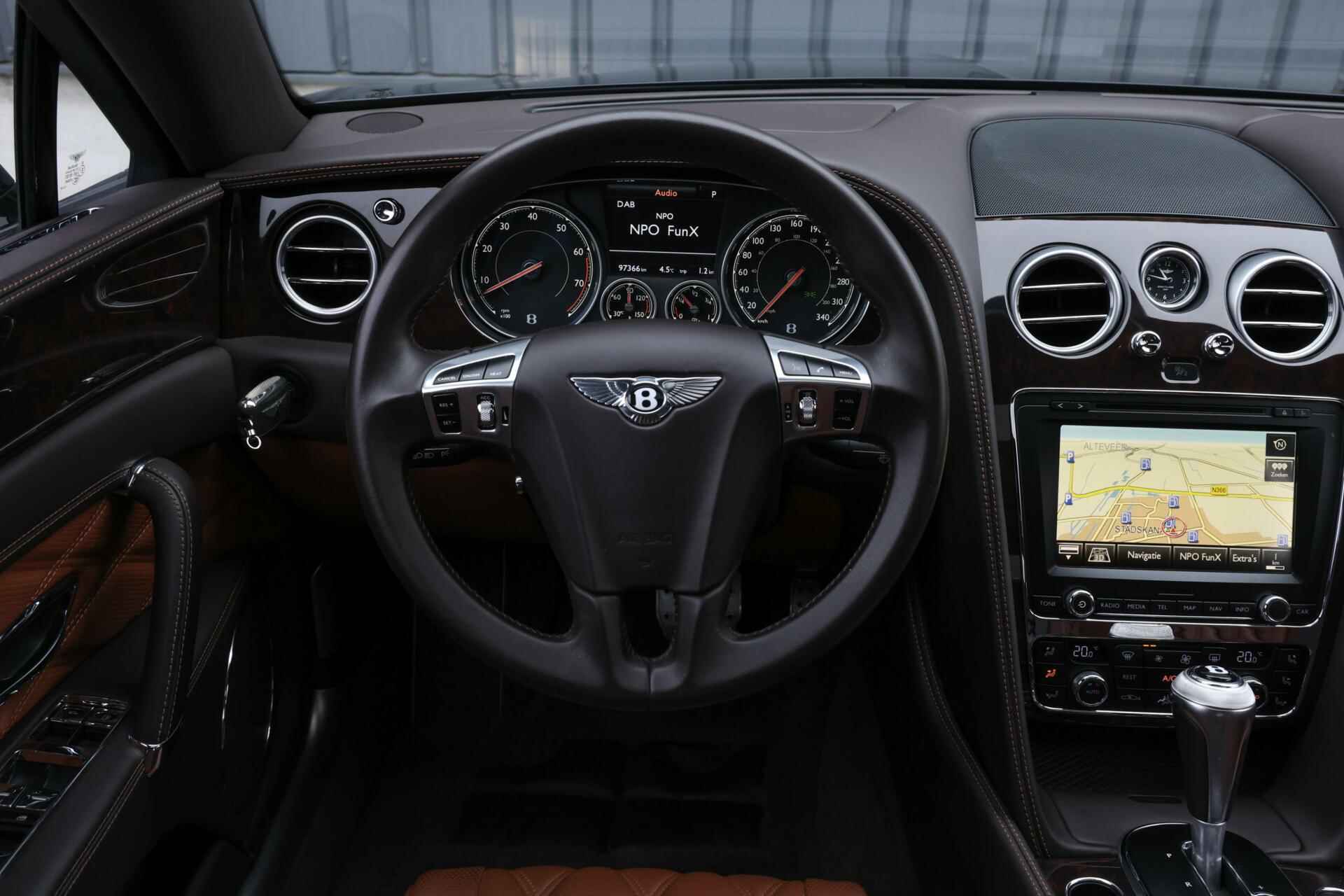 Bentley Flying Spur 4.0 V8|Massage V+A|ACC|Multimedia achter - 44/70