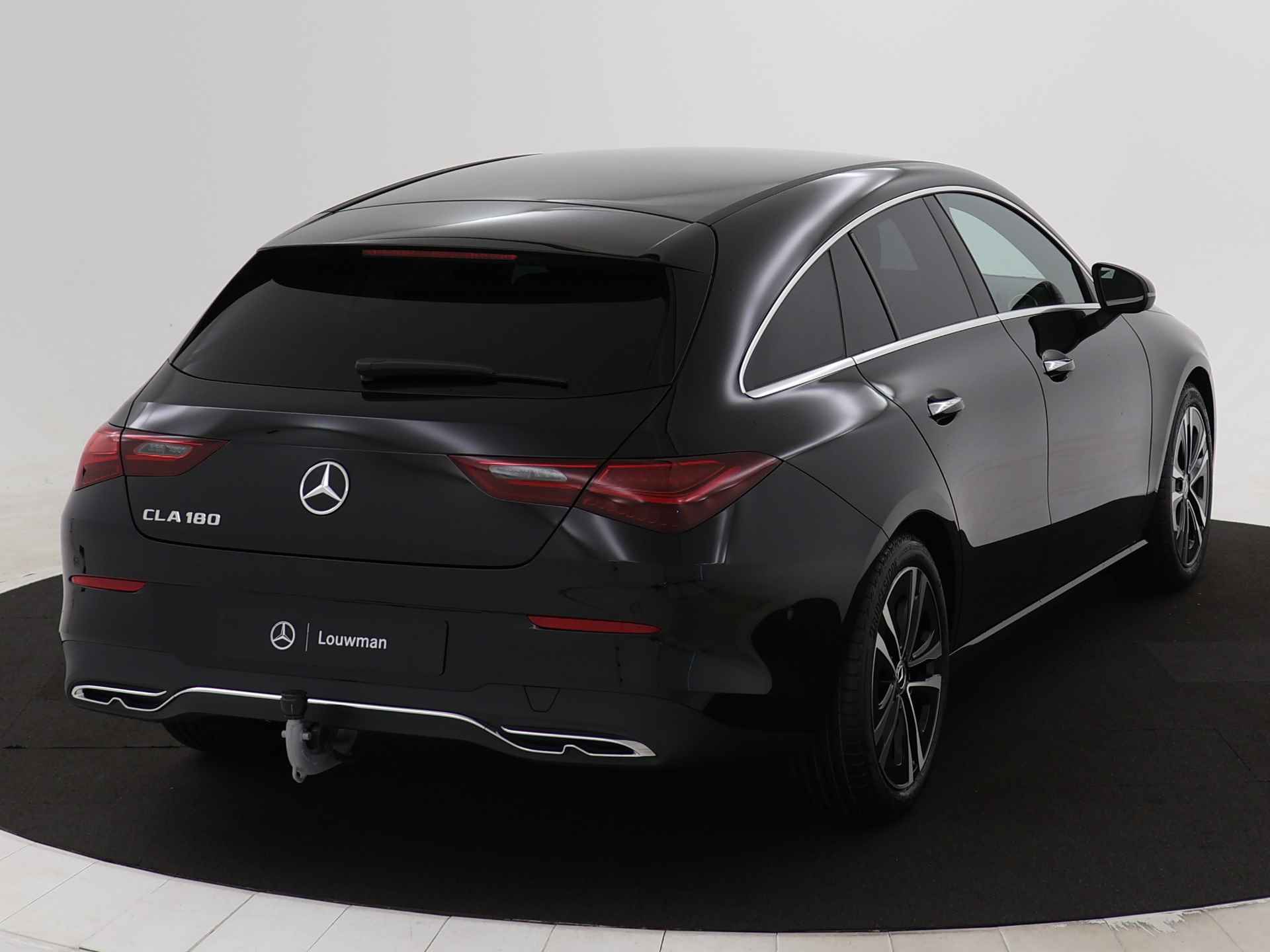 Mercedes-Benz CLA-Klasse Shooting Brake 180 Star Edition Luxury Line | Trekhaak | USB pakket plus | Sfeerverlichting | Verwarmde stoelen vooraan | Parkeerpakket met achteruitrijcamera | KEYLESS GO-comfortpakket | Draadloos oplaadsysteem voor smartphone | - 15/39
