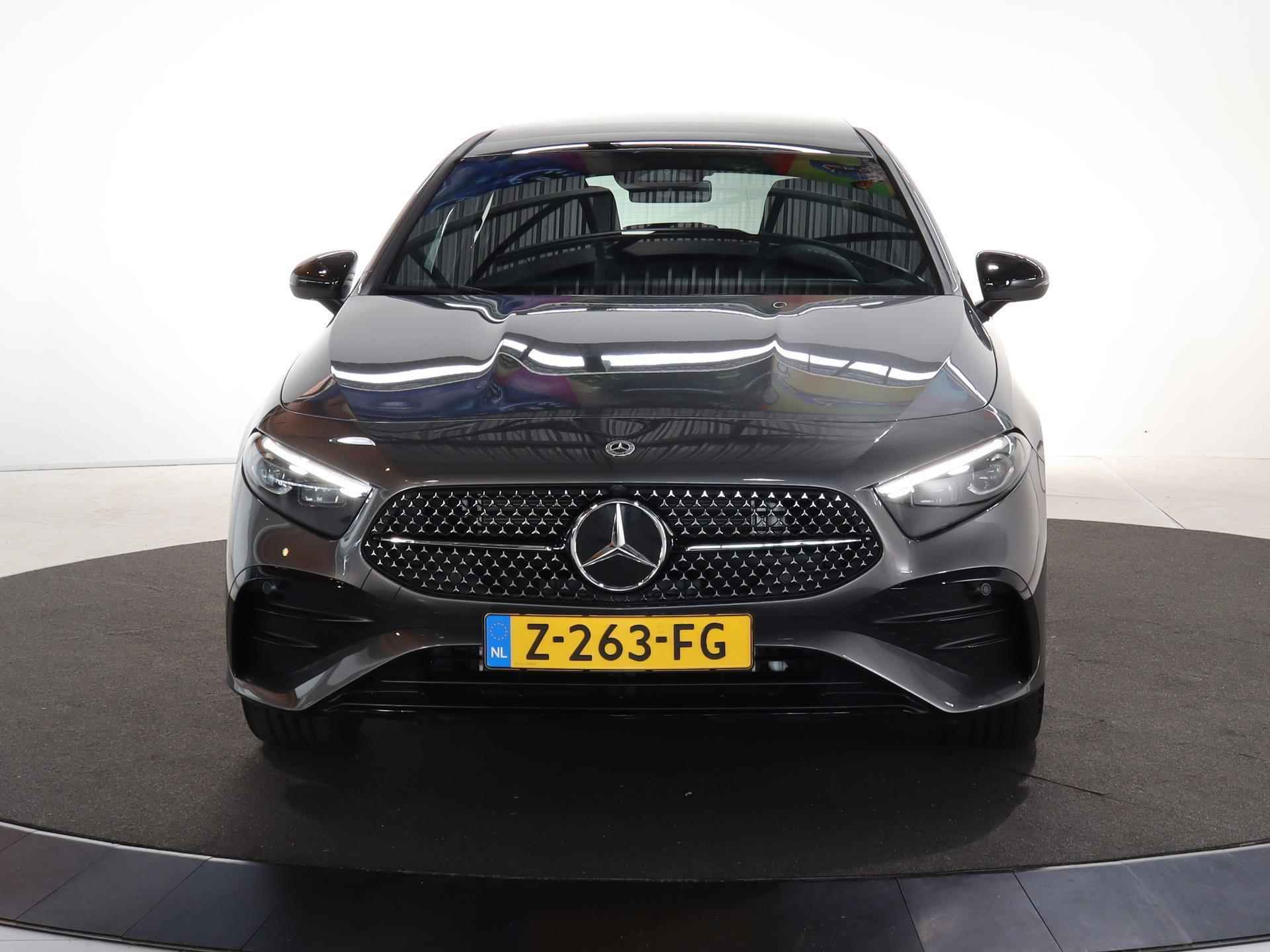 Mercedes-Benz A-klasse 250 e | AMG Line | Premium Pakket | Panorama-schuifdak | 19" AMG-velgen | Nightpakket | Mulitbeam LED | Sfeerverlichting | Stoelverwarming | Achteruitrijcamera | - 4/21