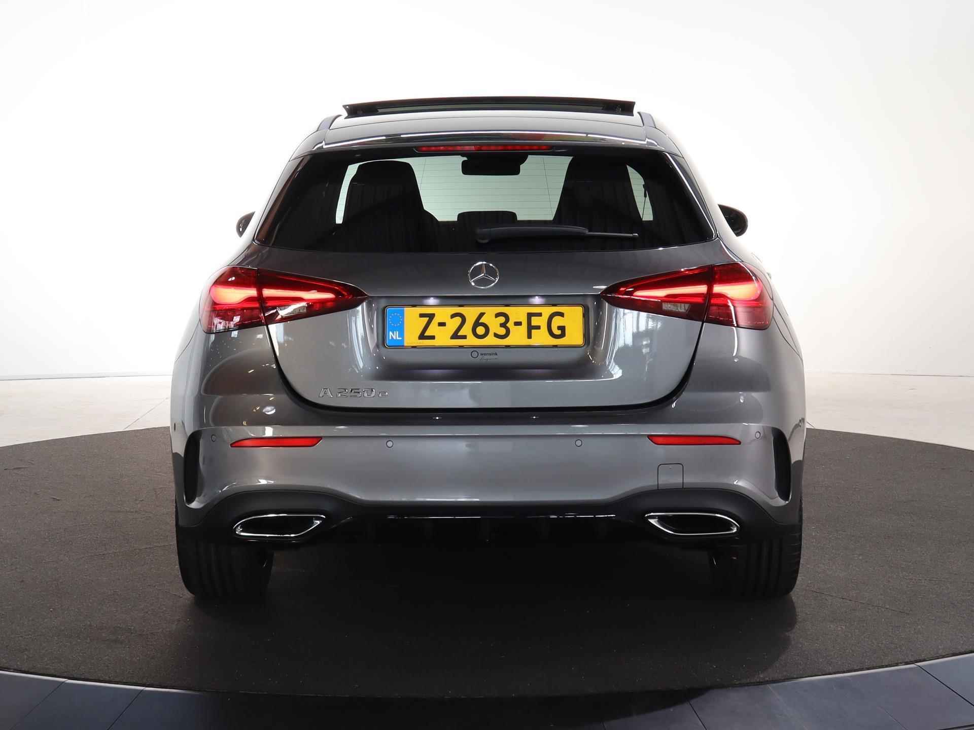 Mercedes-Benz A-klasse 250 e | AMG Line | Premium Pakket | Panorama-schuifdak | 19" AMG-velgen | Nightpakket | Mulitbeam LED | Sfeerverlichting | Stoelverwarming | Achteruitrijcamera | - 5/21