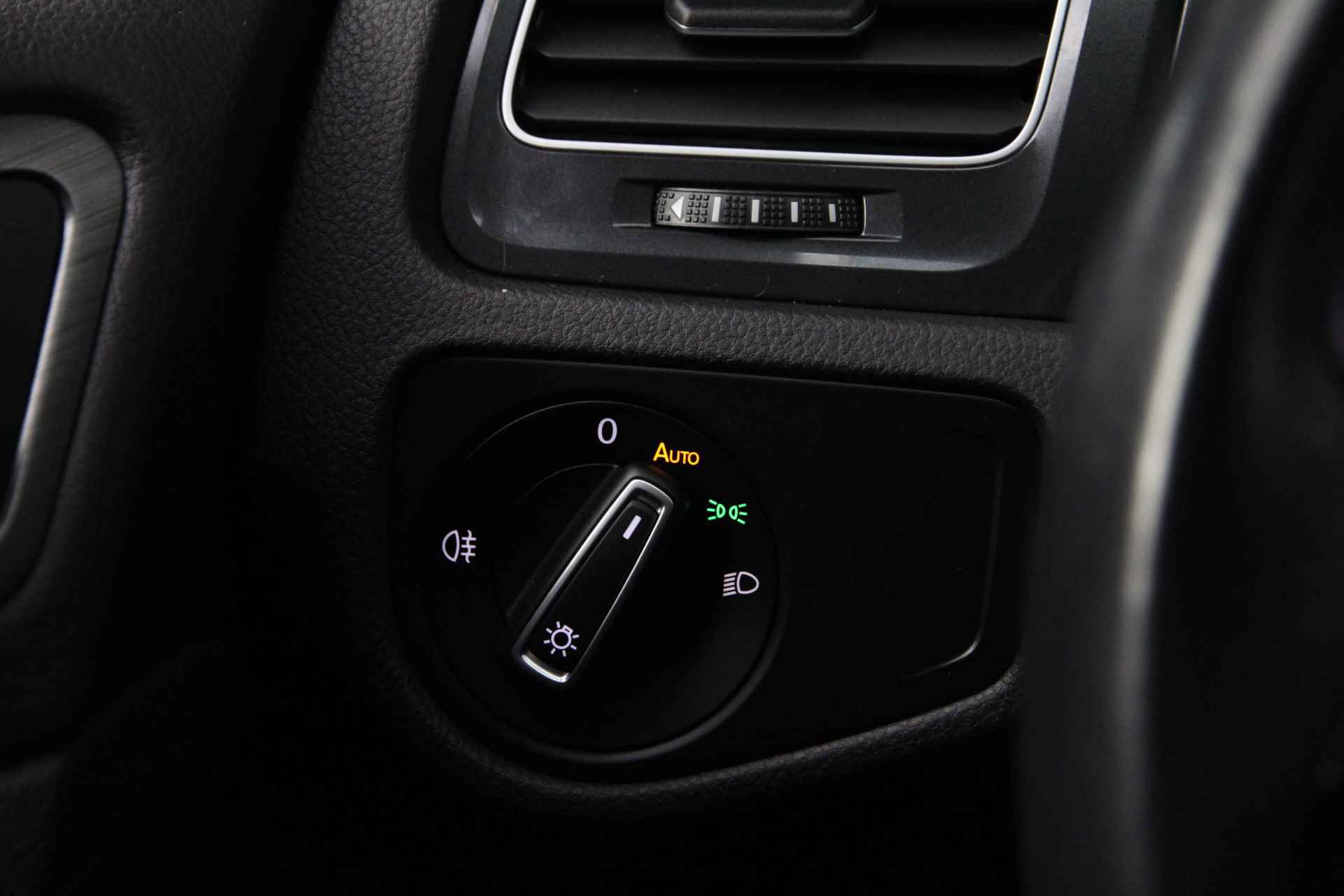 Volkswagen e-Golf Navigatie Camera Stoel verwarming Lichtmetalen velgen - 23/26