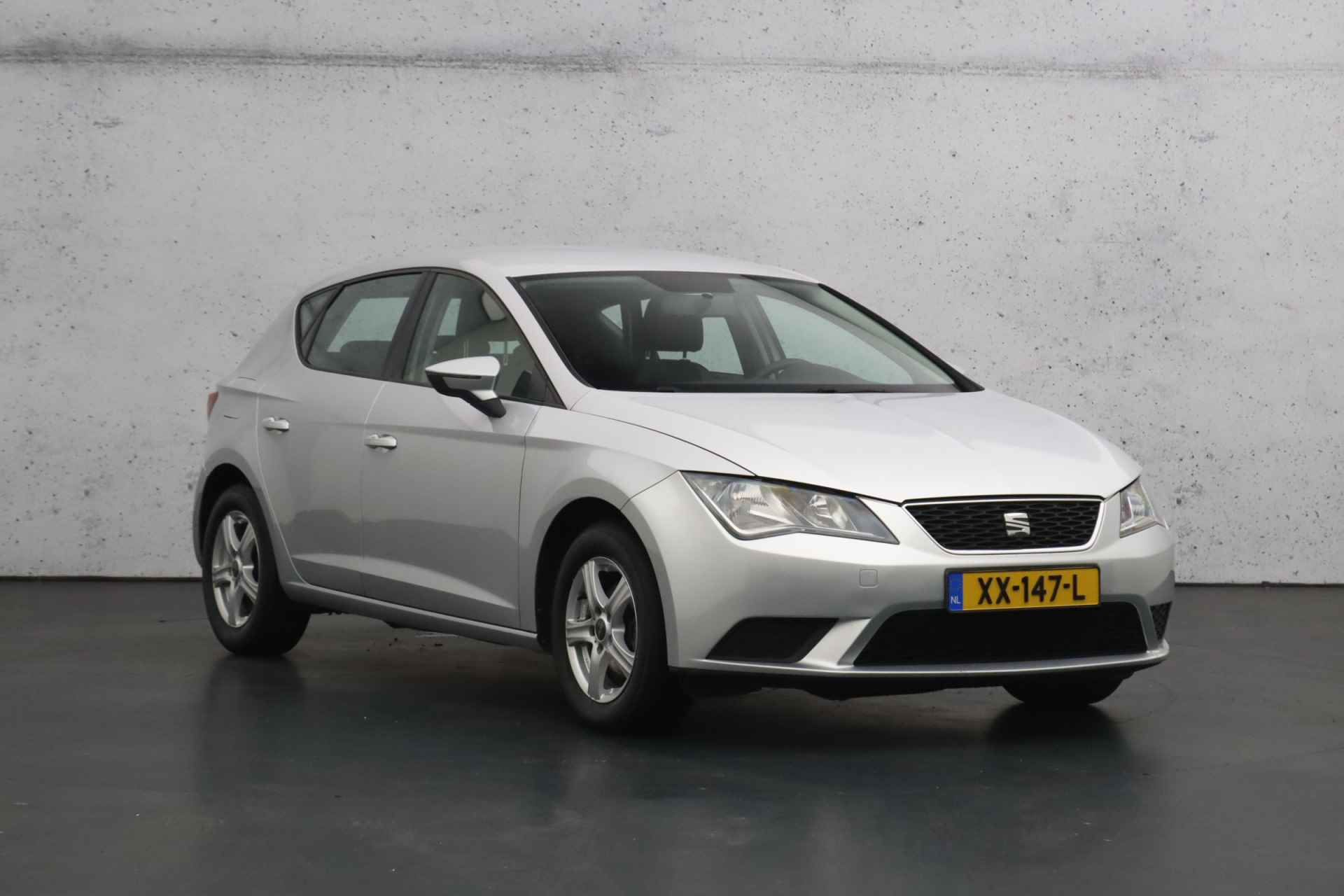 SEAT León ST 1.6 TDI Style | Parkeersensoren | Airconditioning | Cruise control | Navigatie - 24/30