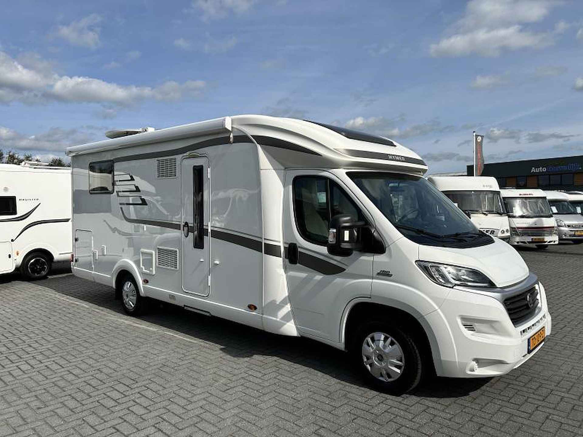 Hymer T698 CL  queensbed/level/2xAirco - 3/24