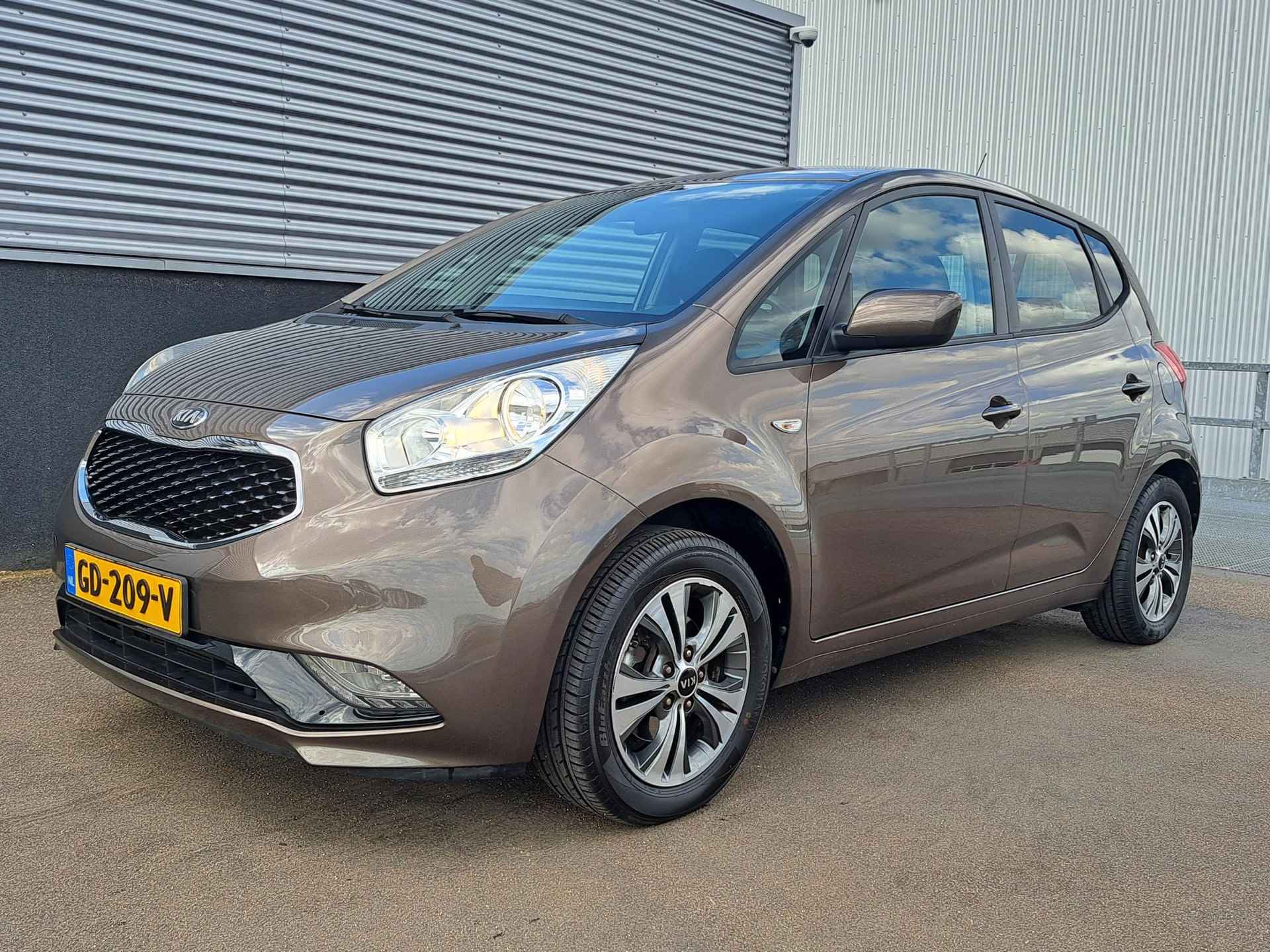 Kia Venga 1.4 CVVT First Edition | Dealer onderhouden | Nieuw geleverd | Full map navigatie | Achteruitrijcamera | Climate control | Cruise control | 16" lm velgen | - 4/47