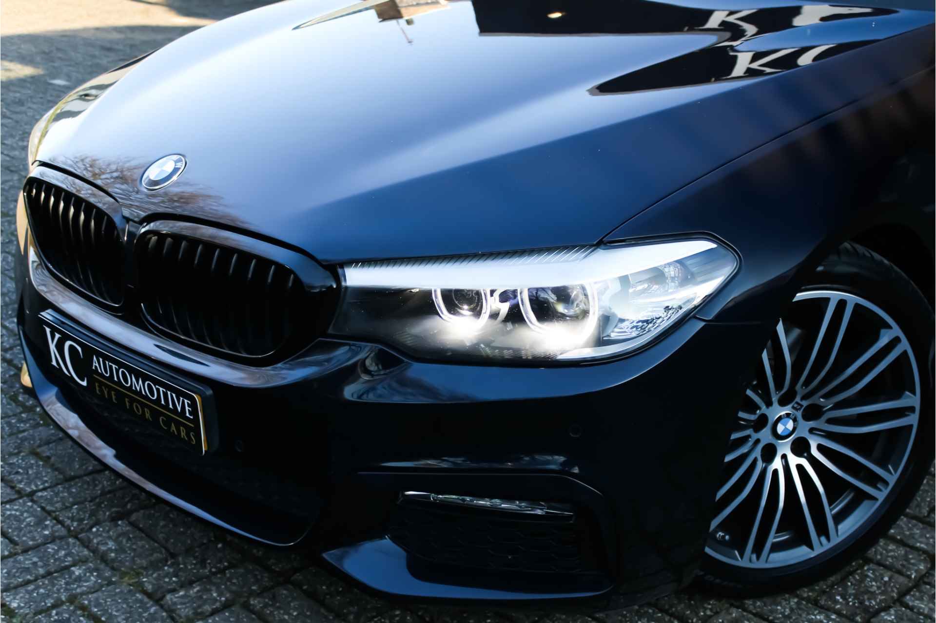 BMW 5 Serie Touring 520i High M-Sport | Pano | H&K | Display Key - 3/30