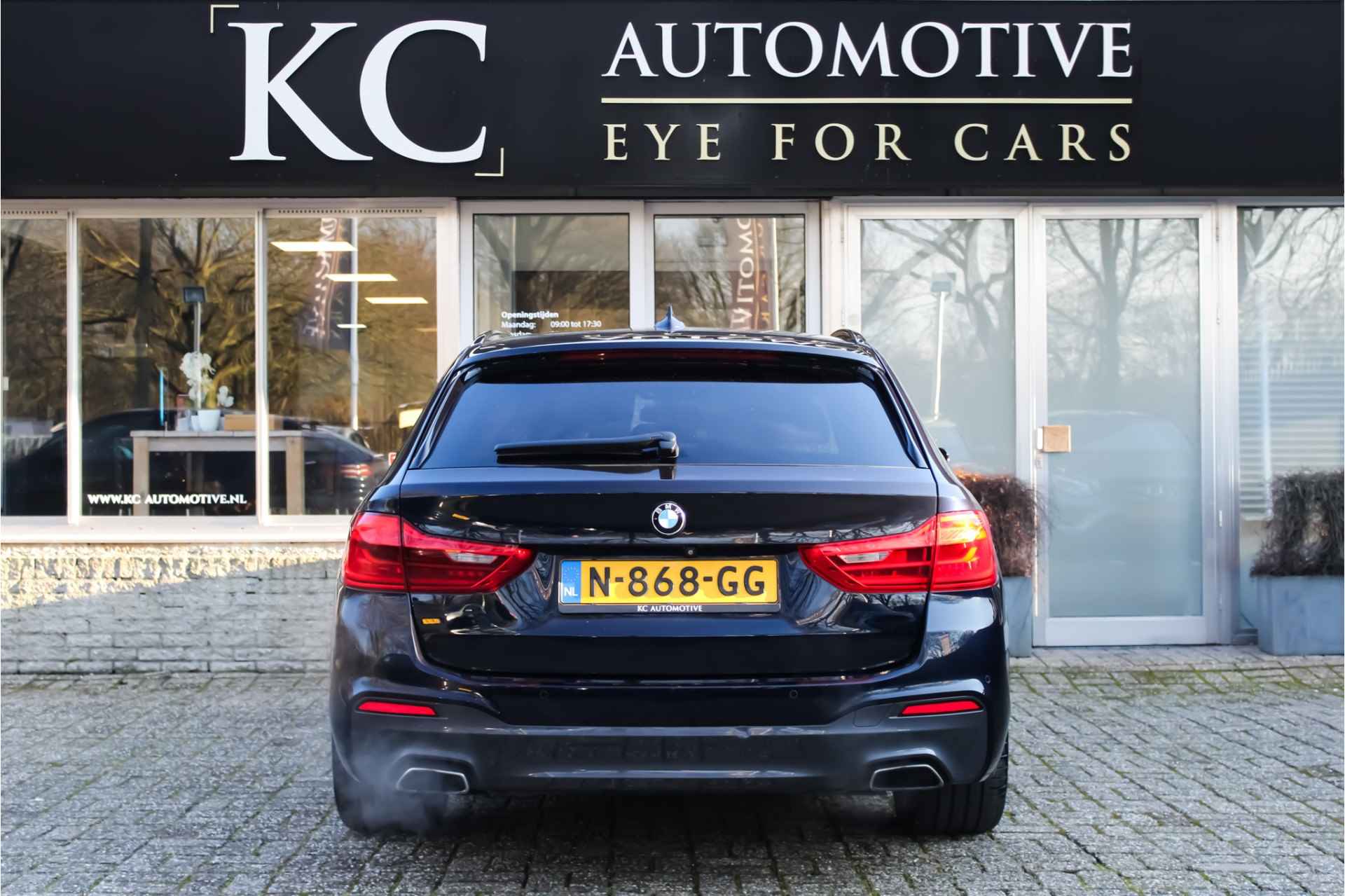 BMW 5 Serie Touring 520i High M-Sport | Pano | H&K | Display Key - 7/30