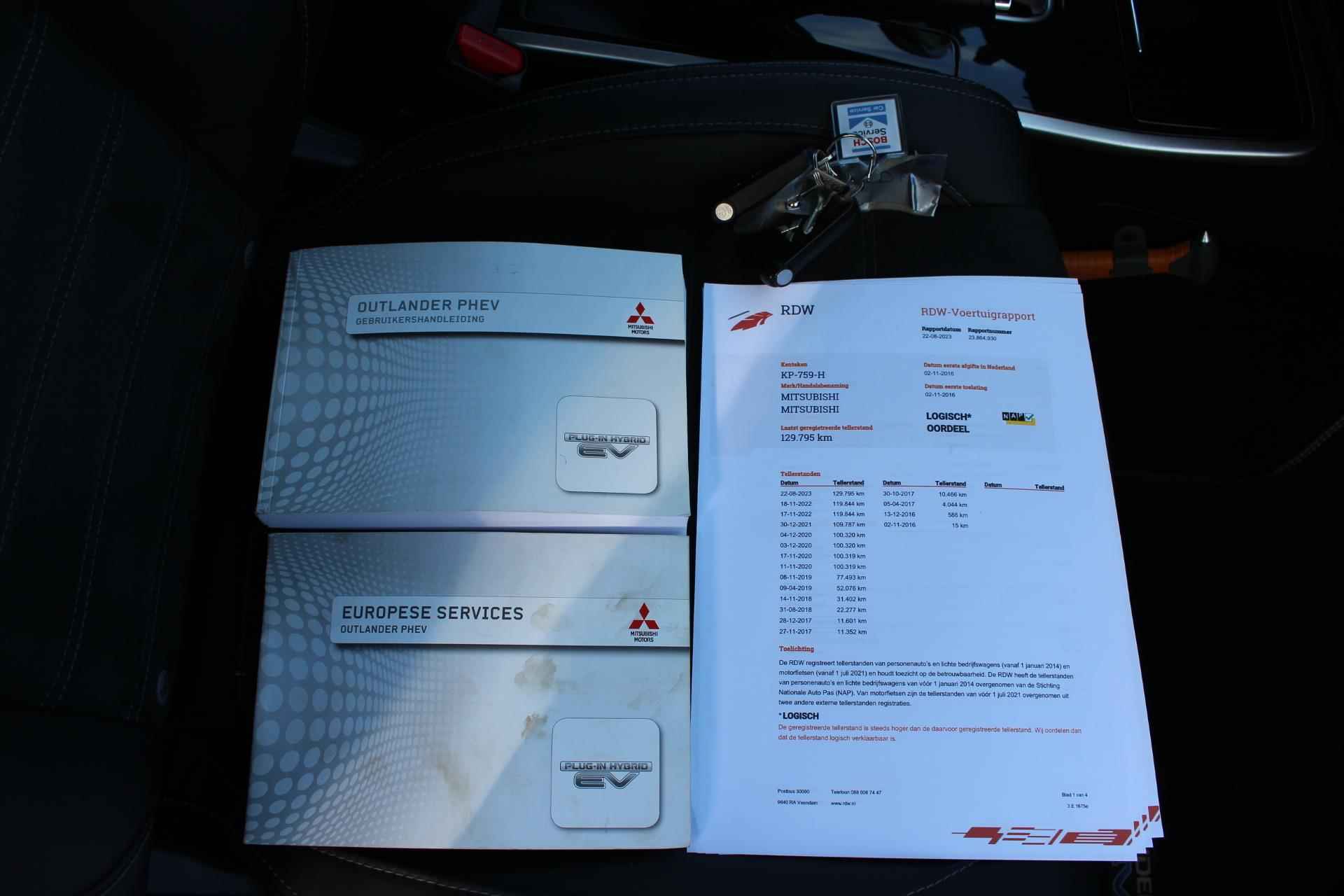 Mitsubishi Outlander 2.0 PHEV Executive Edition trekhaak,Leder,Camera,Xenon,4 season banden - 8/44
