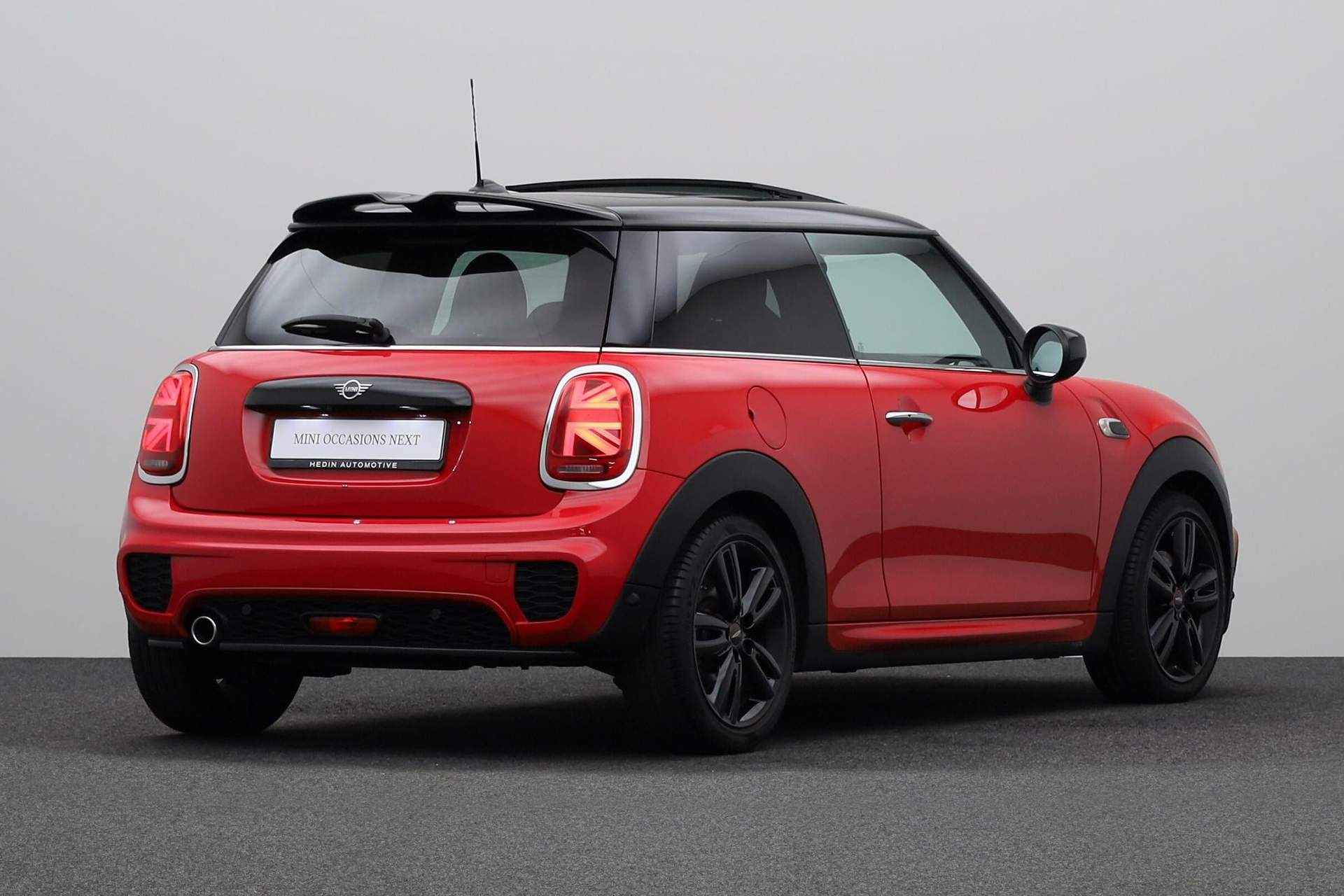 MINI 3-deurs 1.5 Cooper Classic | Panorama Dak | Head Up Display | Harman Kardon | - 2/26