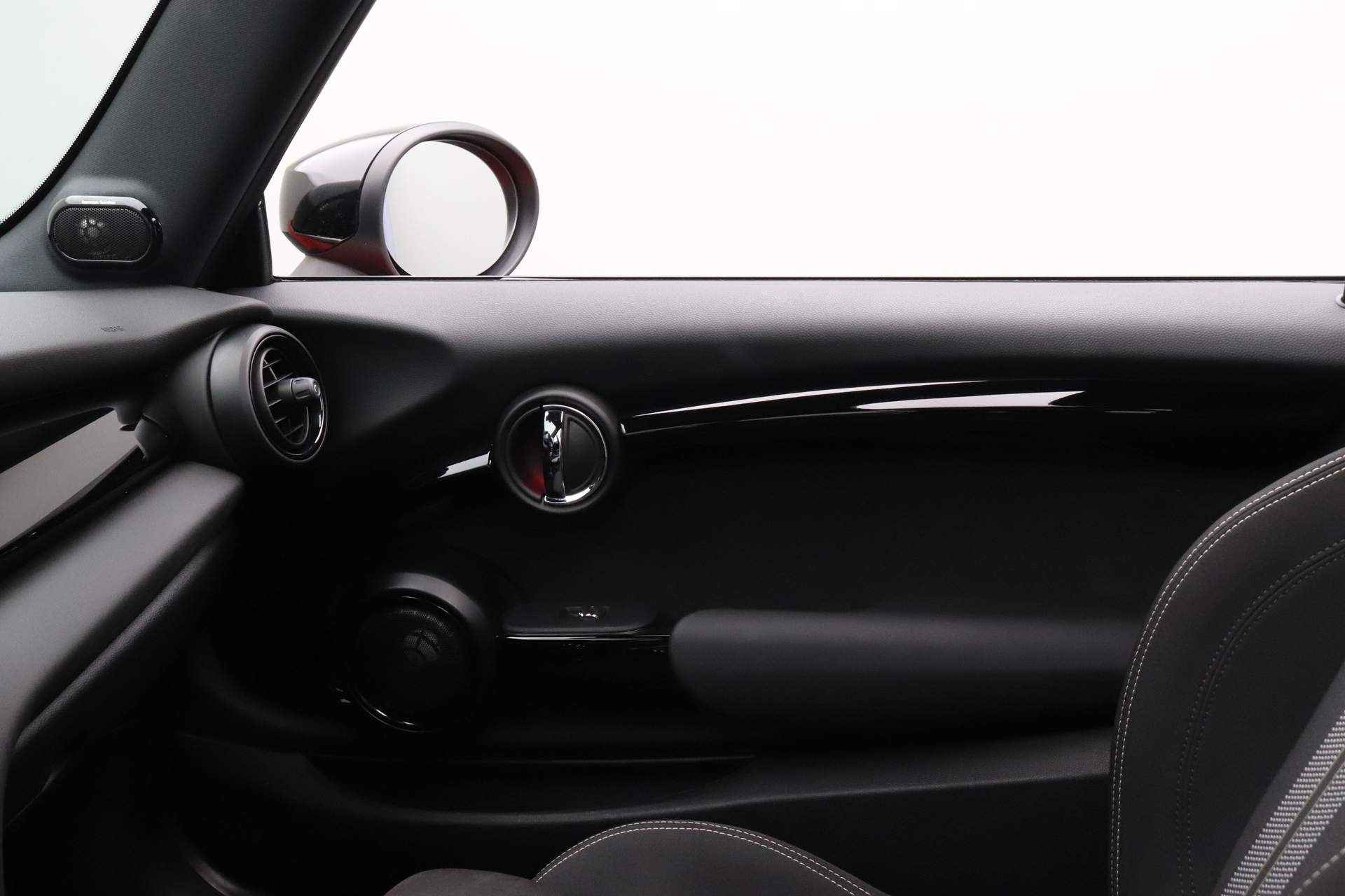 MINI 3-deurs 1.5 Cooper Classic | Panorama Dak | Head Up Display | Harman Kardon | - 15/26