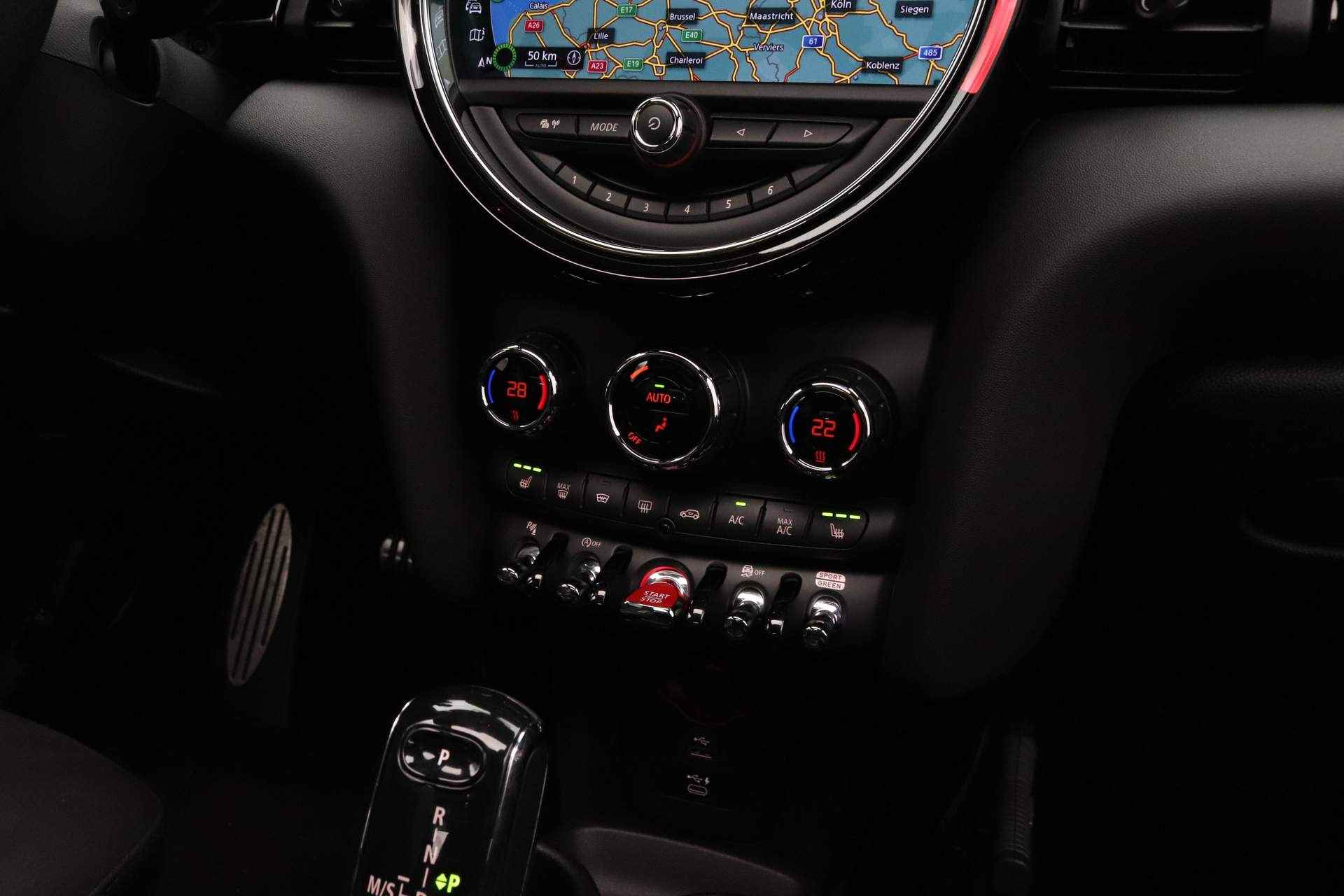 MINI 3-deurs 1.5 Cooper Classic | Panorama Dak | Head Up Display | Harman Kardon | - 22/26