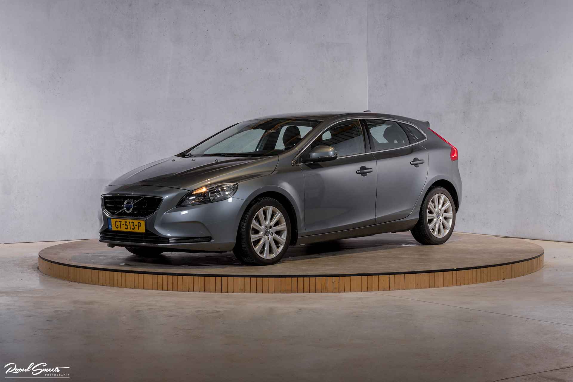 Volvo V40 2.0 T3 Momentum - 7/46