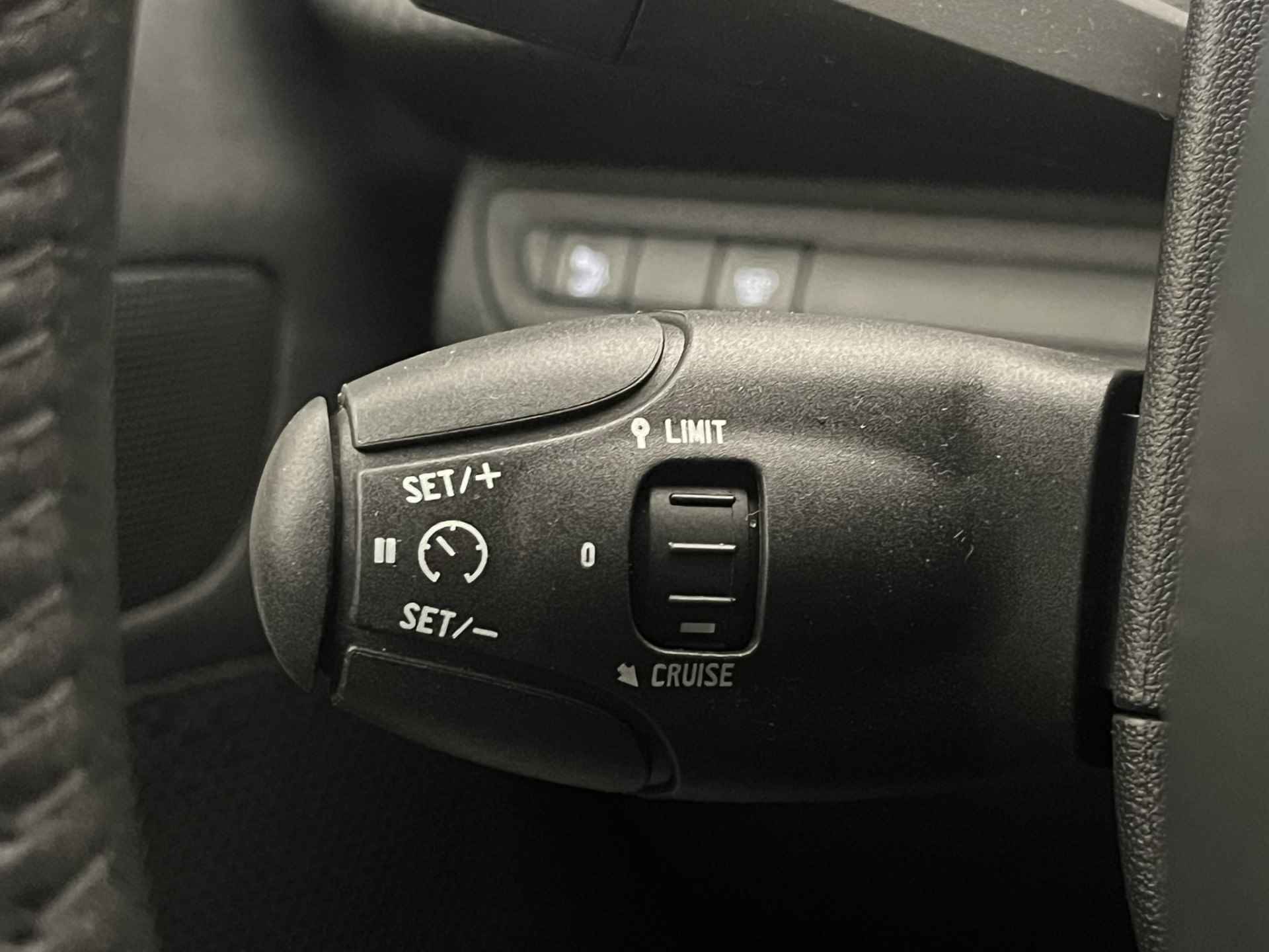 Peugeot 5008 1.2 130PK Allure Pack | Navigatie | 7 Persoons | Camera | 18'' Lichtmetaal | LED | Carplay | Clima | Cruise | Lder\Stof | Bluetooth | Getint glas | 2022! 11.500Km! | Touchscreen | Digitaal Display - 8/45