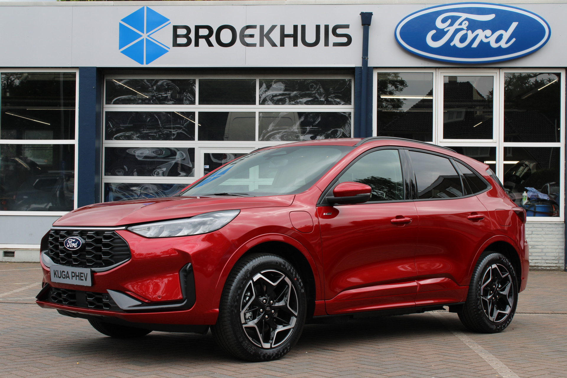 Ford Kuga 2.5 PHEV ST-LINE | DIRECT LEVERBAAR! | WINTERPACK | 19'' LMV | STANDVERWARMING | CAMERA | NIEUW! |