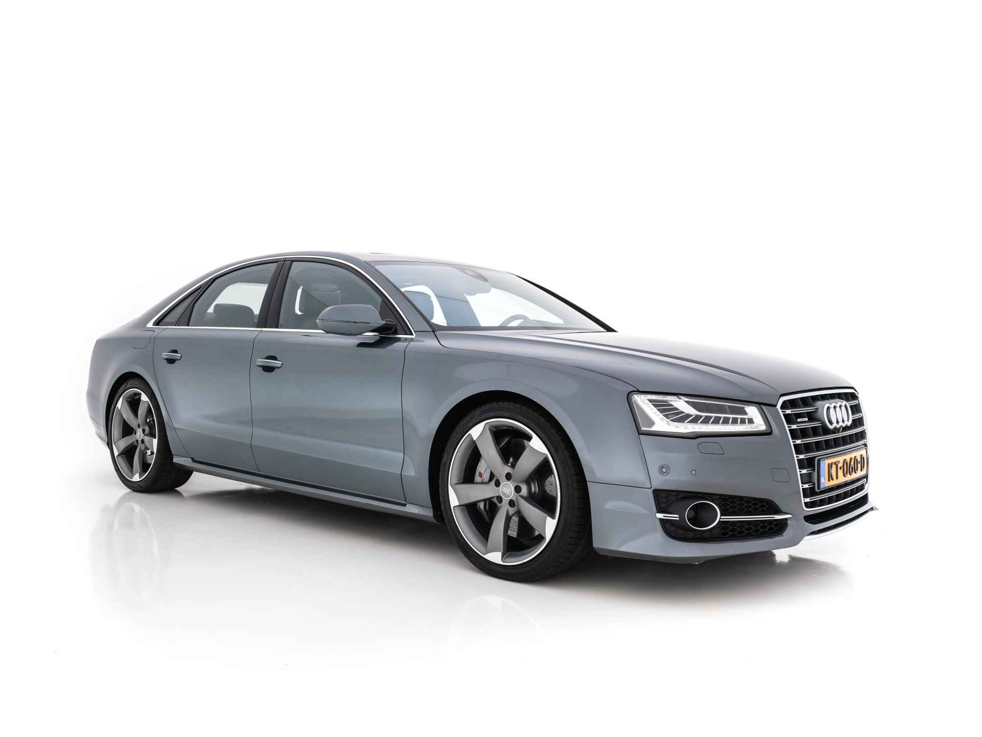 Audi S8 4.0 TFSI Quattro Pro Line+ Aut. * PANO | CERAMIC-BRAKES | BANG/OLUFSEN-SURROND | VALCONA-EXCLUSIVE-LEDER | DAB | NIGHT-VISION | HUD | ACC | LANE-ASSIST | SURROUND-VIEW | MATRIX-LED | MEMORY-PACK | NAVI-FULLMAP | SPORT- - 1/45