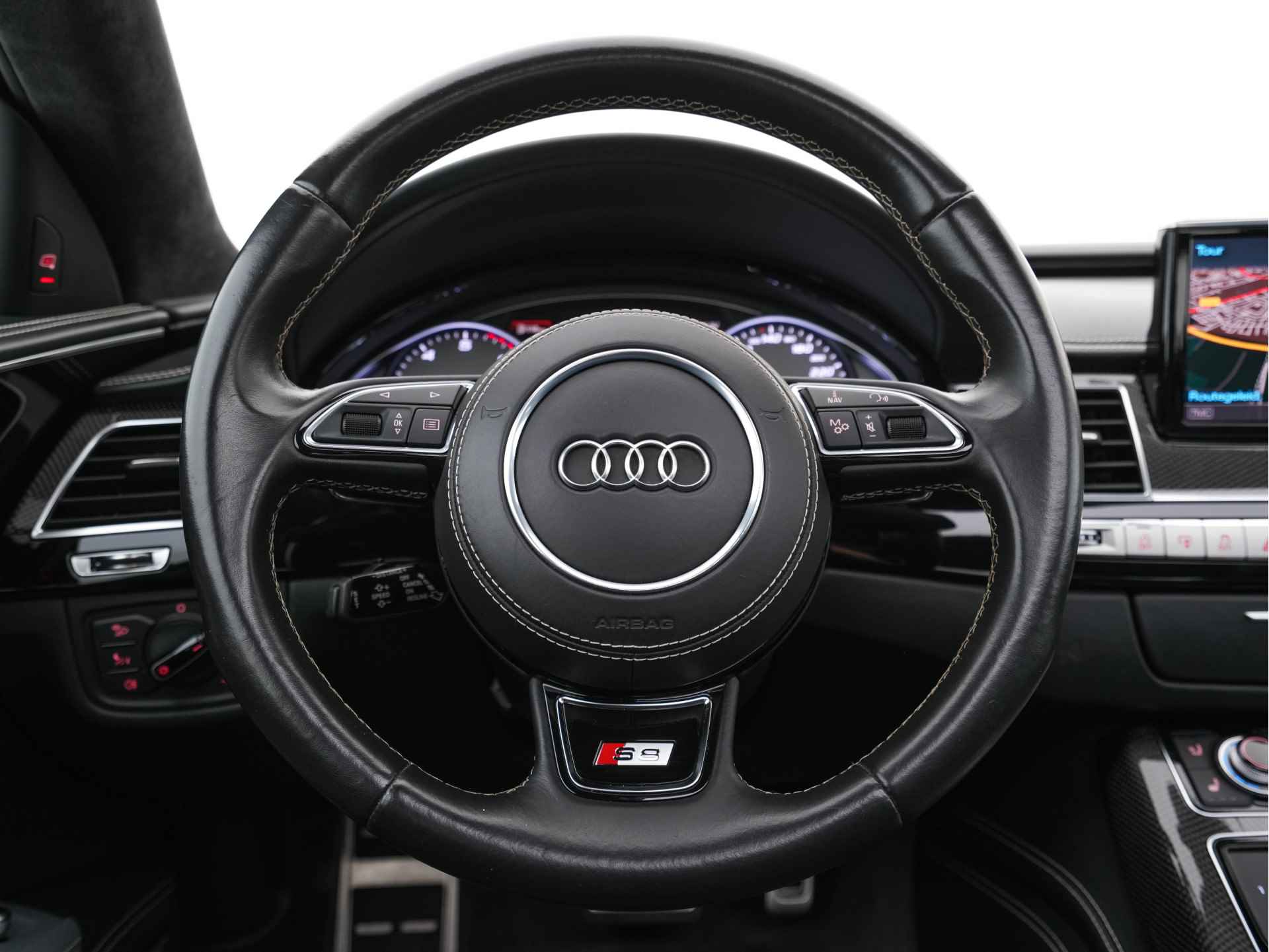 Audi S8 4.0 TFSI Quattro Pro Line+ Aut. * PANO | CERAMIC-BRAKES | BANG/OLUFSEN-SURROND | VALCONA-EXCLUSIVE-LEDER | DAB | NIGHT-VISION | HUD | ACC | LANE-ASSIST | SURROUND-VIEW | MATRIX-LED | MEMORY-PACK | NAVI-FULLMAP | SPORT- - 17/45