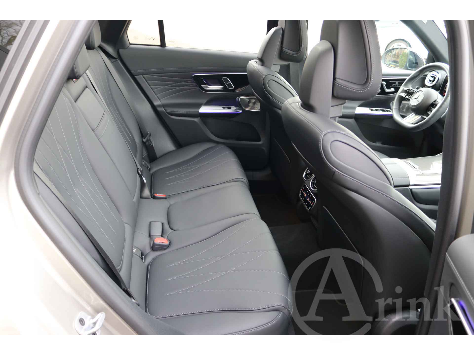 Mercedes-Benz GLC 300e 4MATIC AMG Line Premium Plus, Rijassistentiepakket, Trekhaak, Nappa leder - 21/52