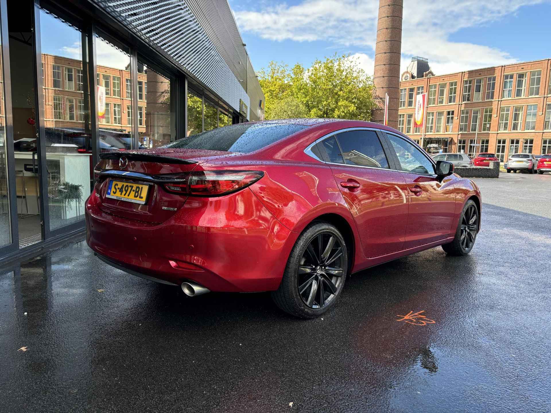 Mazda 6 Sedan Automaat 2.0 Sky-G 165 Business /Dealeronderhouden/360 camera/DAB/Keyless/Adaptive/Airco/Leder/CarPlay/Head-up/19inch Black - 6/34