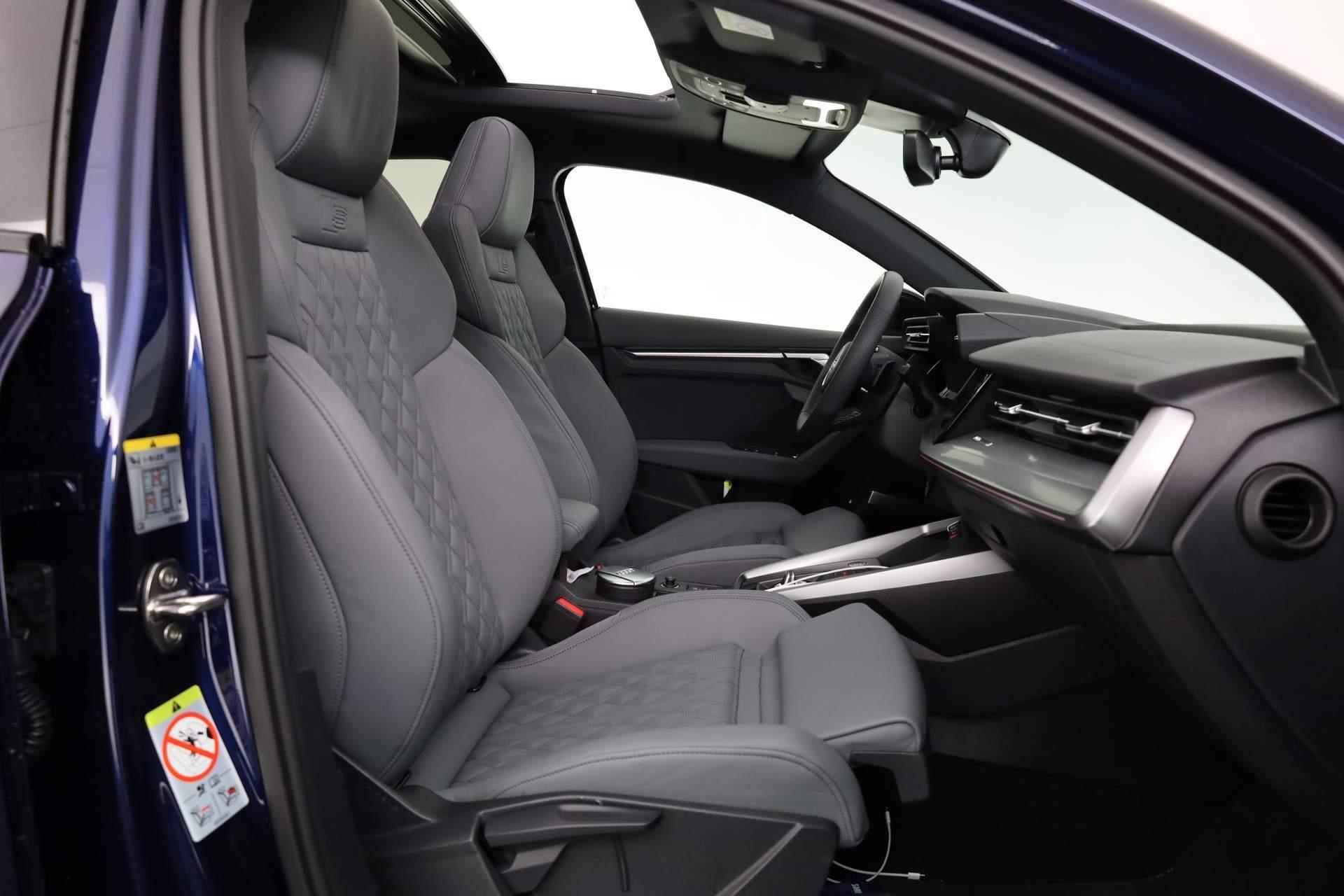 Audi A3 Sportback 45 TFSI e 245PK S-tronic S edition Competition | Panoramadak | Matrix LED | B&O Sound | Standkachel | 19 inch | - 42/45