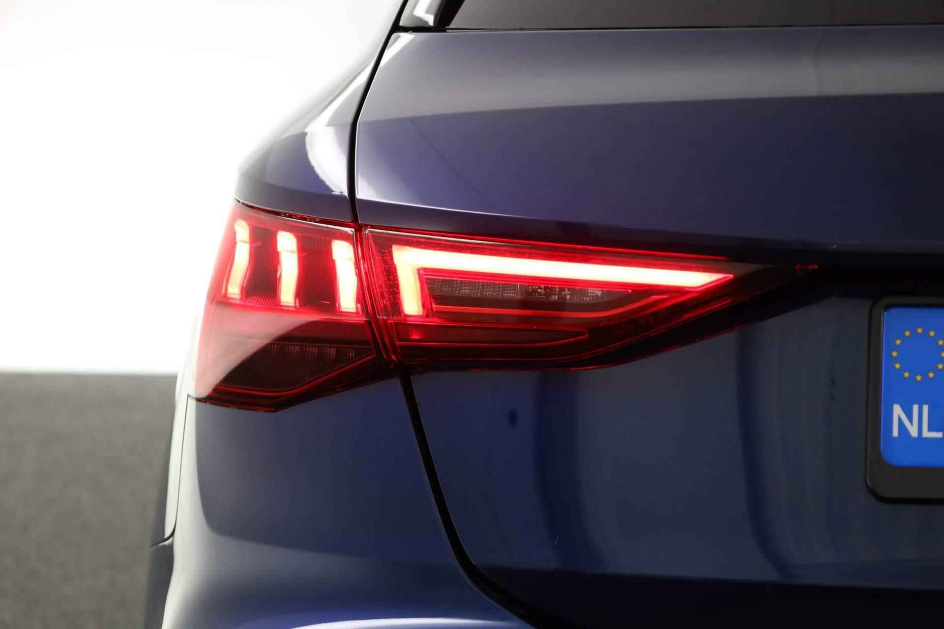 Audi A3 Sportback 45 TFSI e 245PK S-tronic S edition Competition | Panoramadak | Matrix LED | B&O Sound | Standkachel | 19 inch | - 9/45